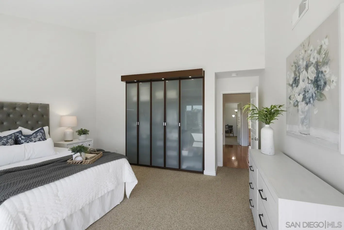 https://cdn.realtyfeed.com/cdn/127/260023988/1a9027b4fe9eff07a72e69d83cc34c7b.webp