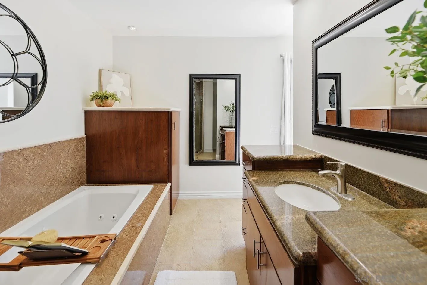 https://cdn.realtyfeed.com/cdn/127/260023988/36b481eb4a703bcf336955b8d788e777.webp
