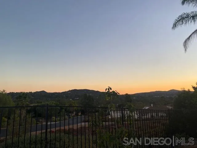 https://cdn.realtyfeed.com/cdn/127/260023988/6cd7af4fef8561de82fbfc9157b3a1cb.webp