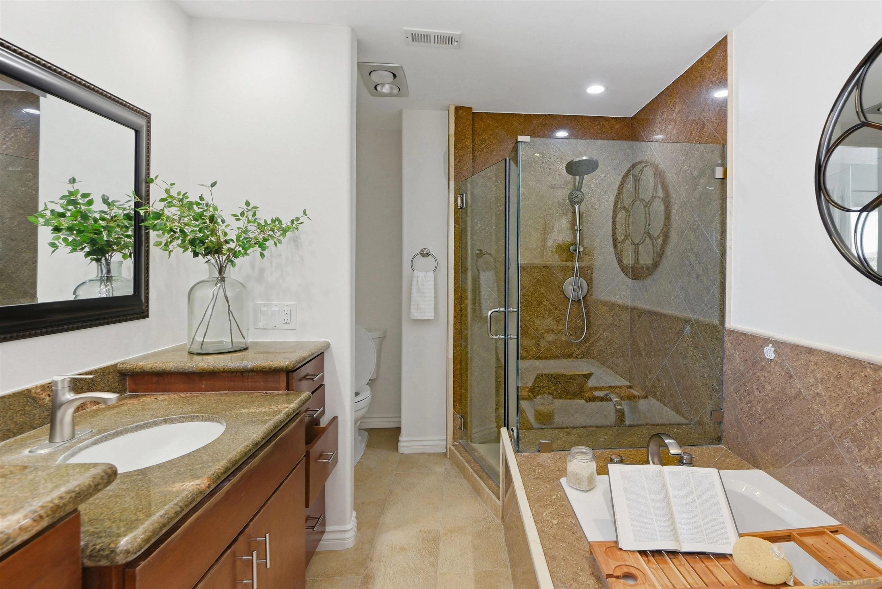 https://cdn.realtyfeed.com/cdn/127/260023988/93cf7cf9ce71ff5376f99cee6aa0291d.webp