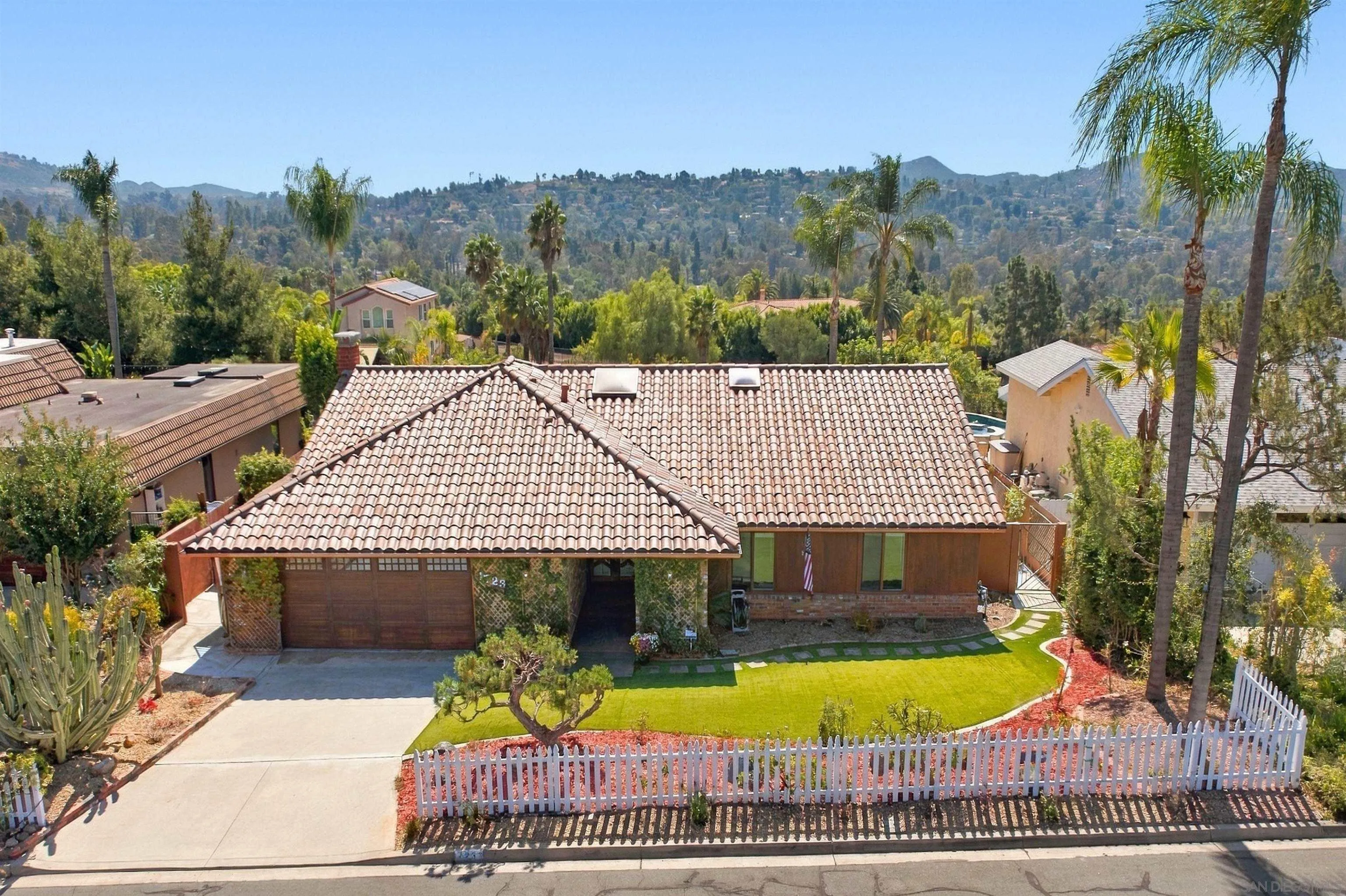 https://cdn.realtyfeed.com/cdn/127/260023988/ac1c70d1e1cd07a945c72ad4eed77d7c.webp