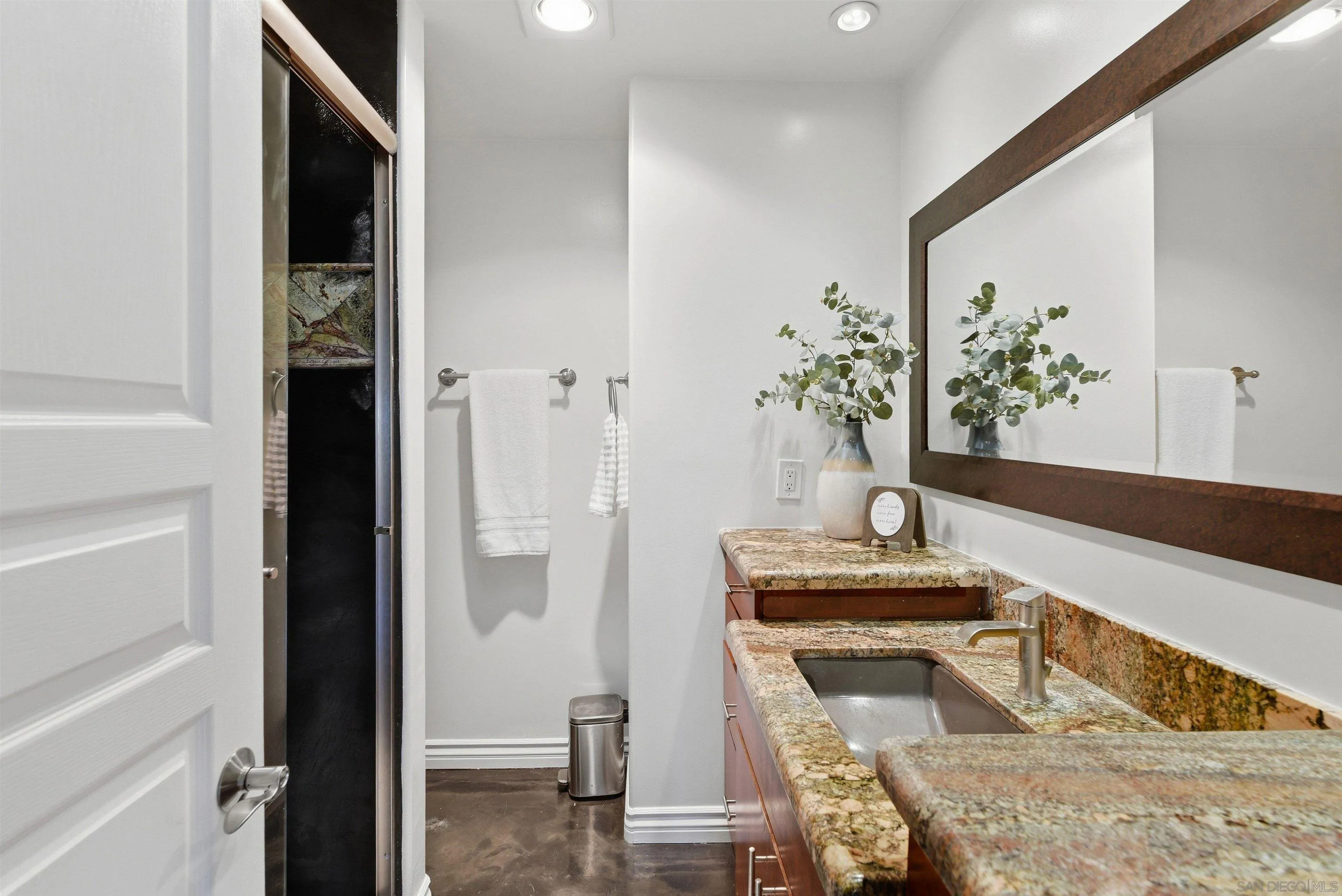 https://cdn.realtyfeed.com/cdn/127/260023988/e7d9647558f538ad17767695515b463d.webp