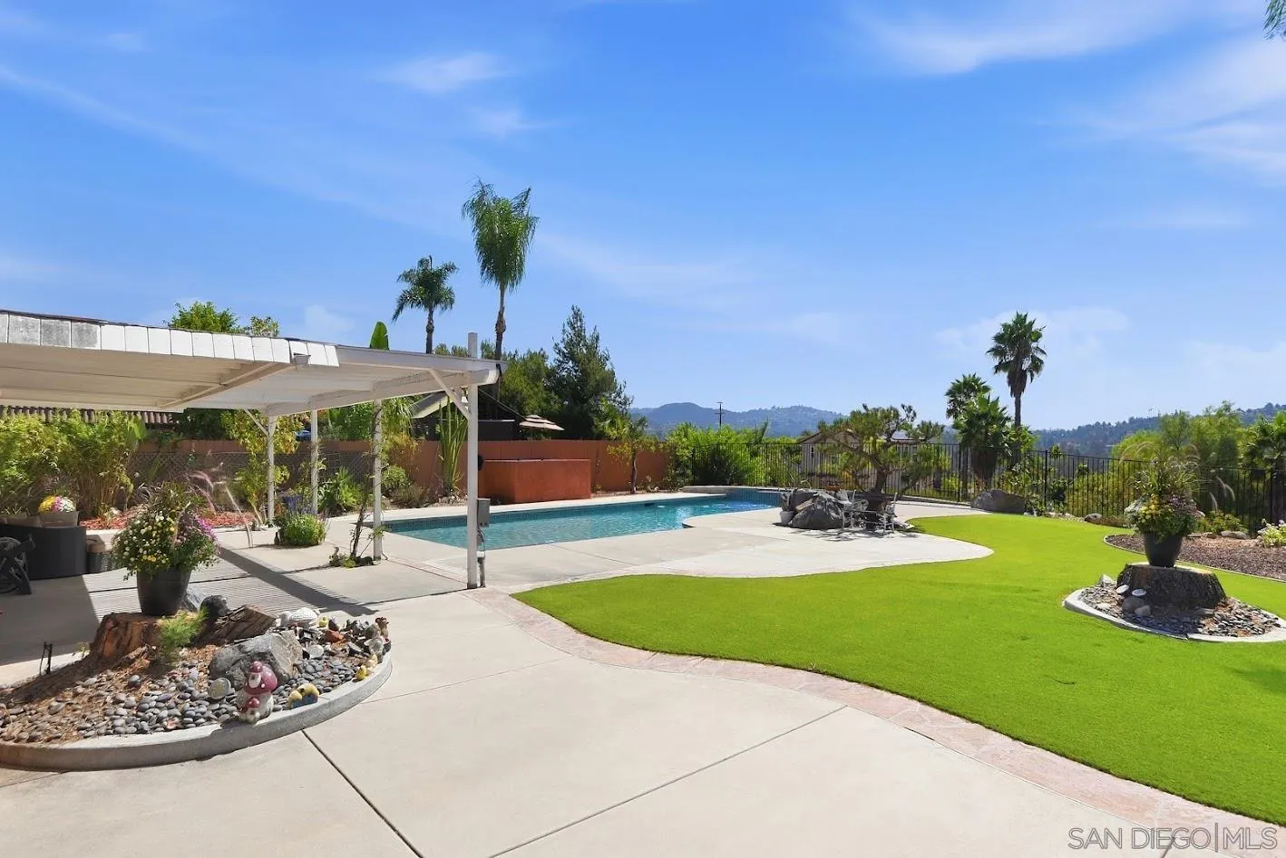 https://cdn.realtyfeed.com/cdn/127/260023988/ff95177822759ea8a7ed34a447cd5a69.webp