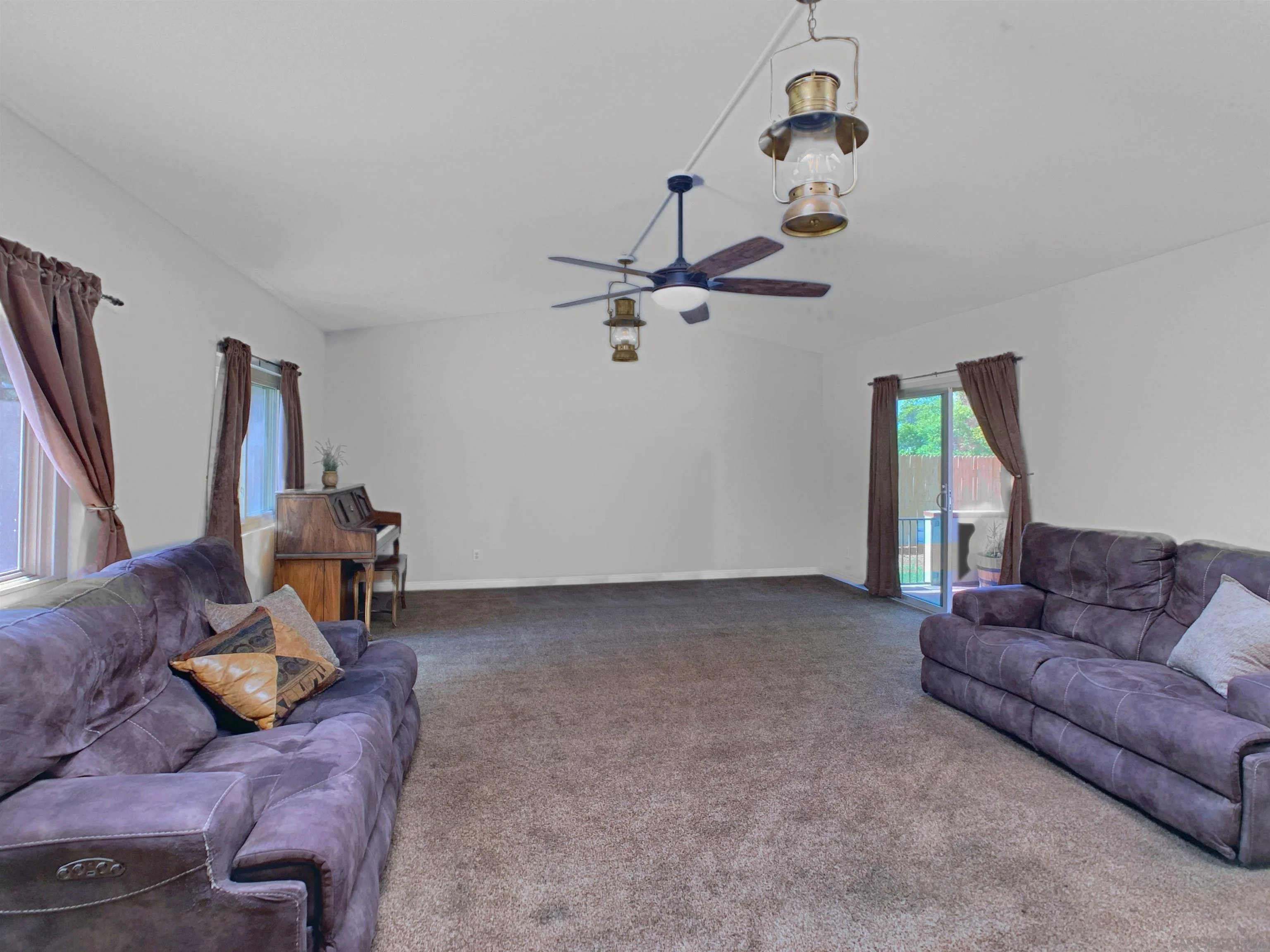 https://cdn.realtyfeed.com/cdn/127/260023994/265151f842f90e109e2773c79d77b3ea.webp