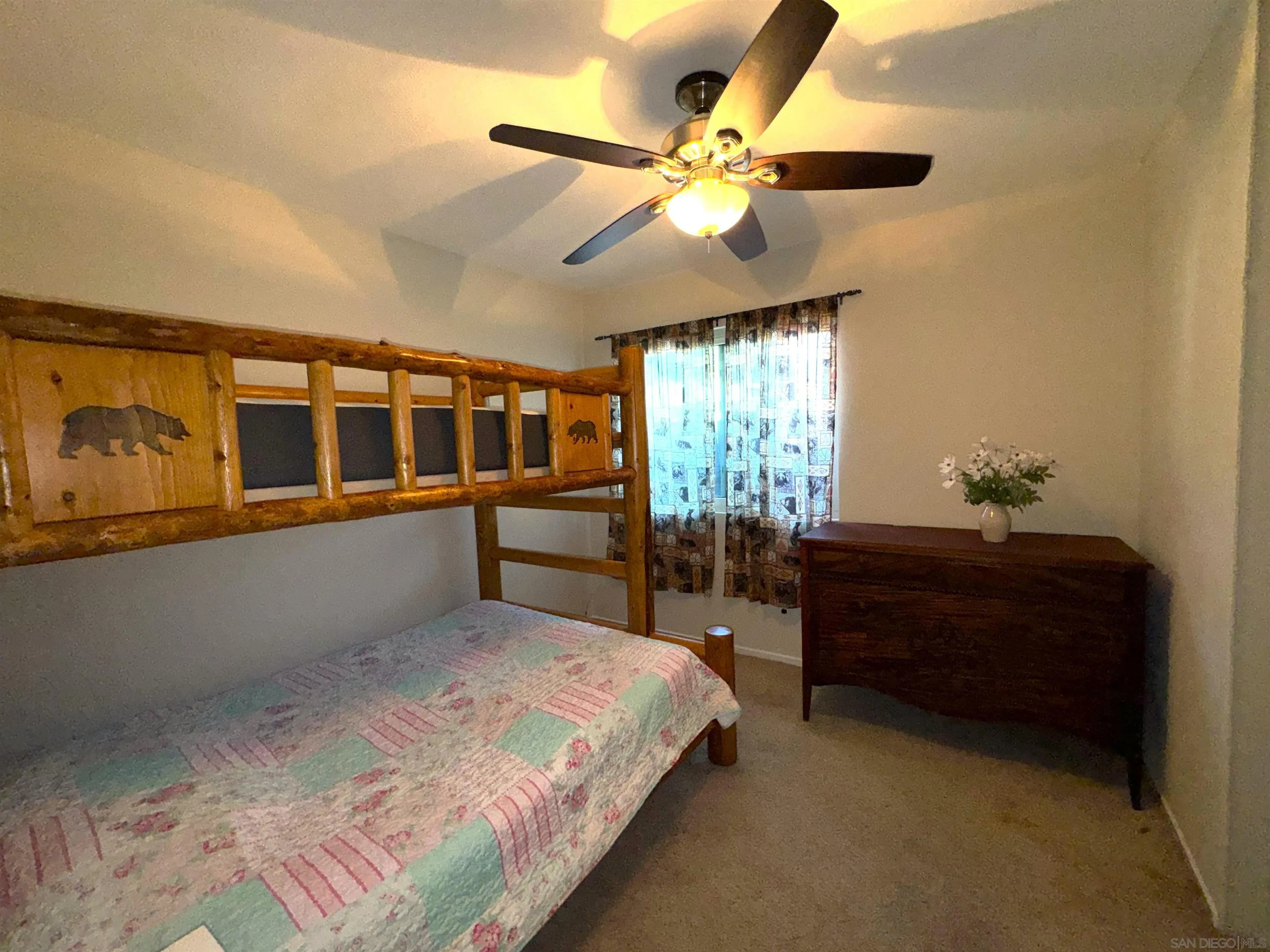 https://cdn.realtyfeed.com/cdn/127/260023994/2e09742eb23b4015ae739a77e359ba16.webp