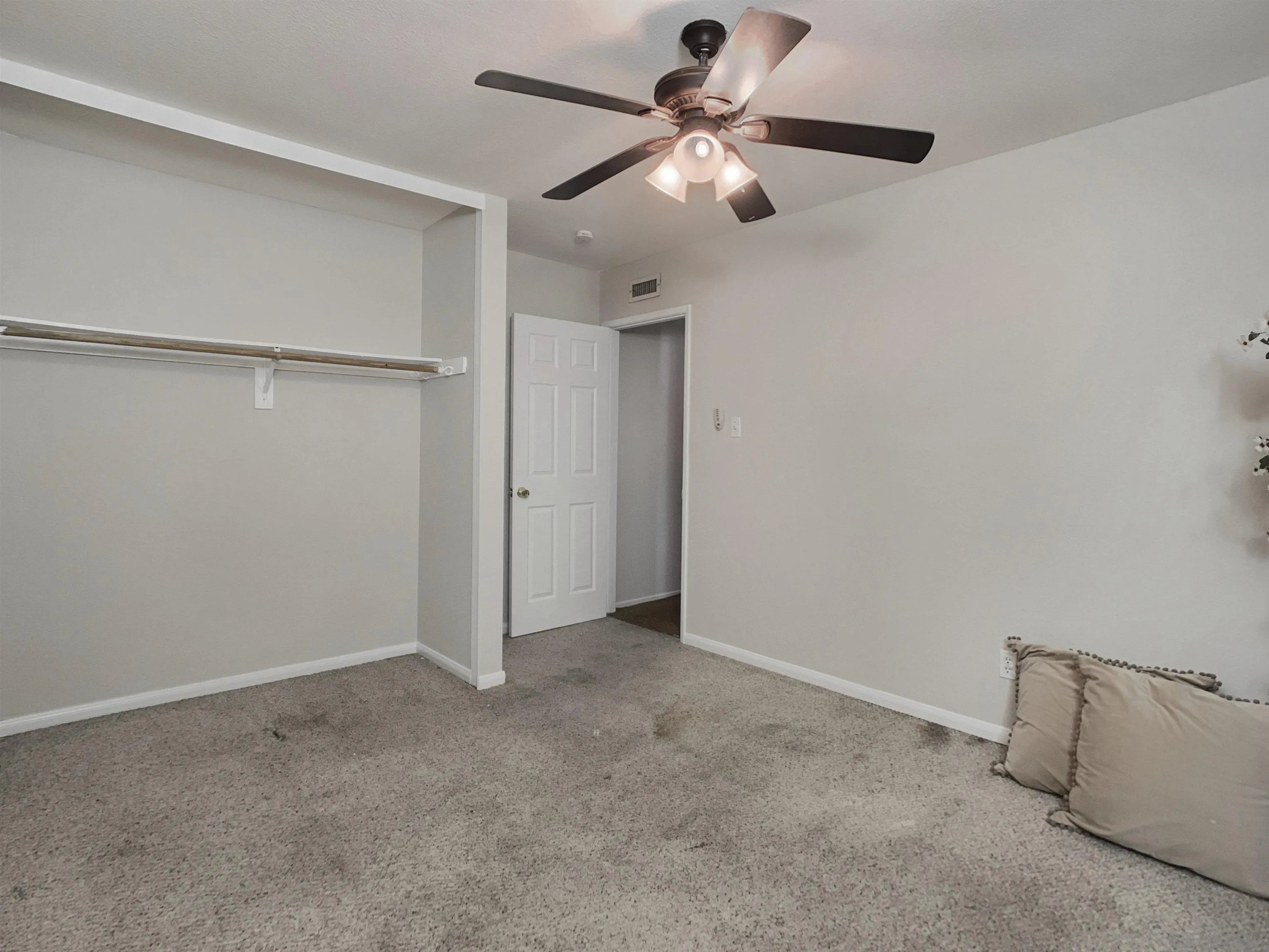 https://cdn.realtyfeed.com/cdn/127/260023994/36dd3e0ea2649a6e67829722fc9fcf65.webp