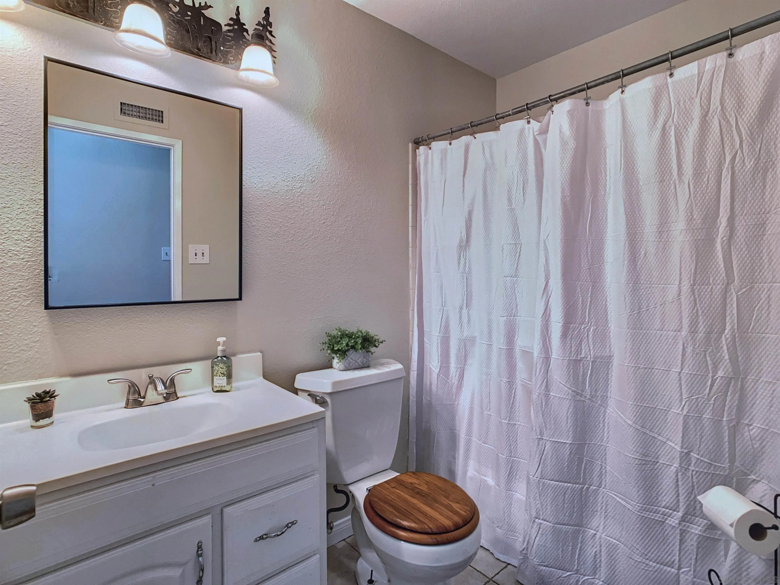https://cdn.realtyfeed.com/cdn/127/260023994/3de502e9f494a896577574c6a4e8205c.webp