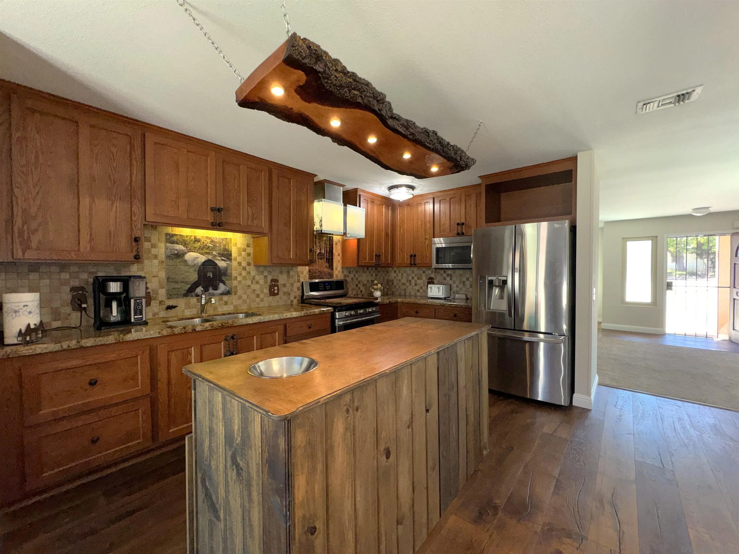 https://cdn.realtyfeed.com/cdn/127/260023994/736cfa5f5edd6d3a56da2ef9b5dd8d2c.webp