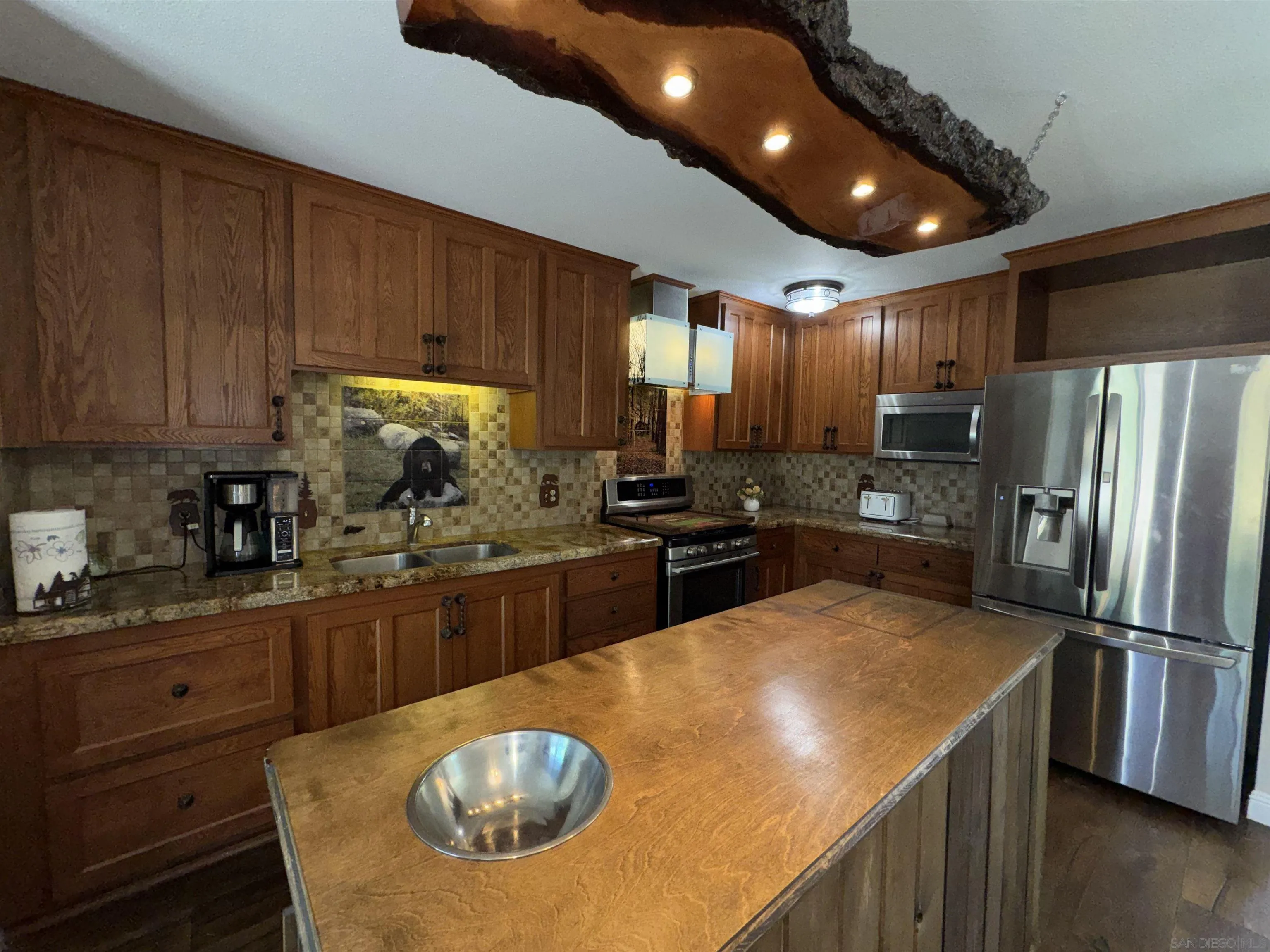 https://cdn.realtyfeed.com/cdn/127/260023994/9e1587165c388bfc31cbf1f268e2cc45.webp