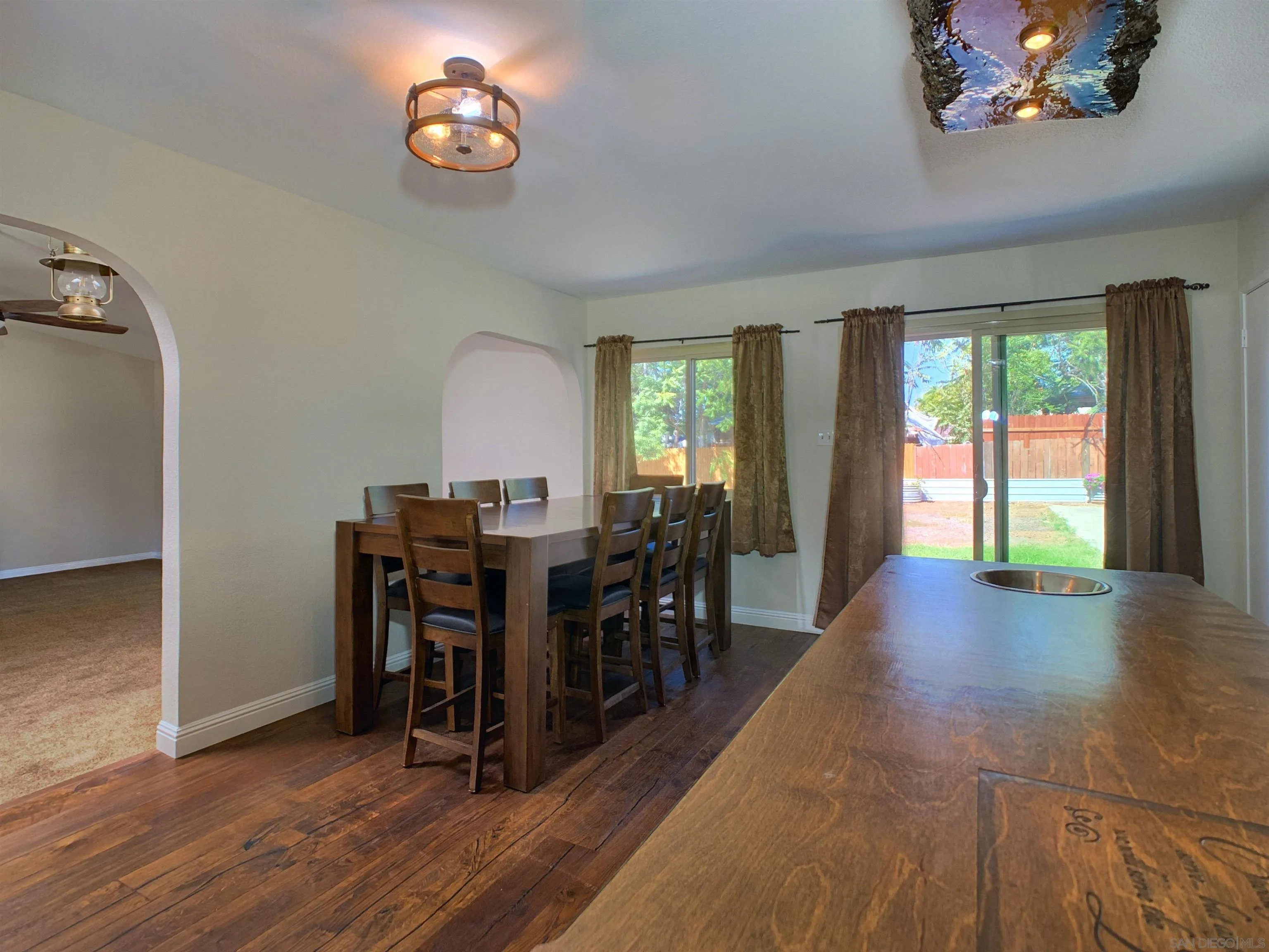 https://cdn.realtyfeed.com/cdn/127/260023994/a35e9f2cb6a8cffbf3438f18810ec4ed.webp