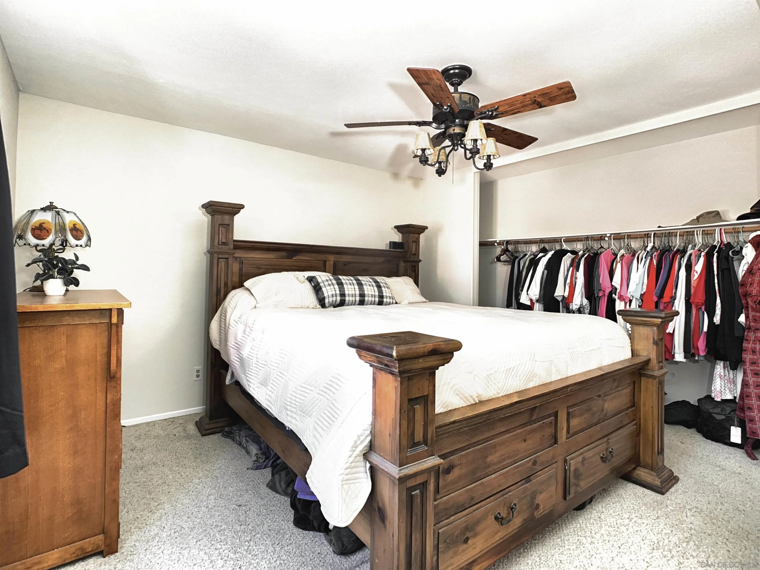 https://cdn.realtyfeed.com/cdn/127/260023994/e524e8be99e9672ea5919944facc4267.webp