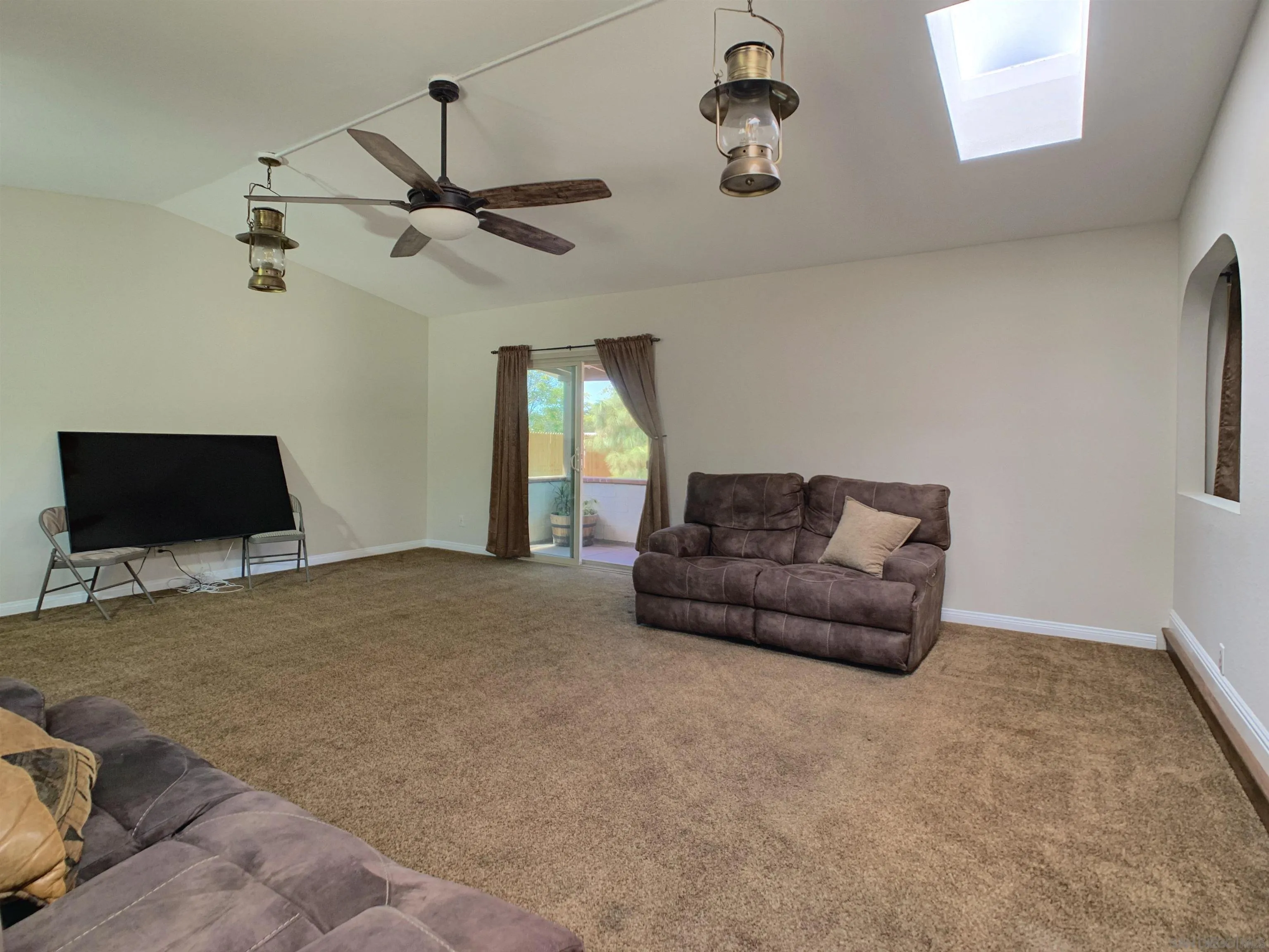 https://cdn.realtyfeed.com/cdn/127/260023994/f44b59a73d974731fc76caf5a9c10c2a.webp