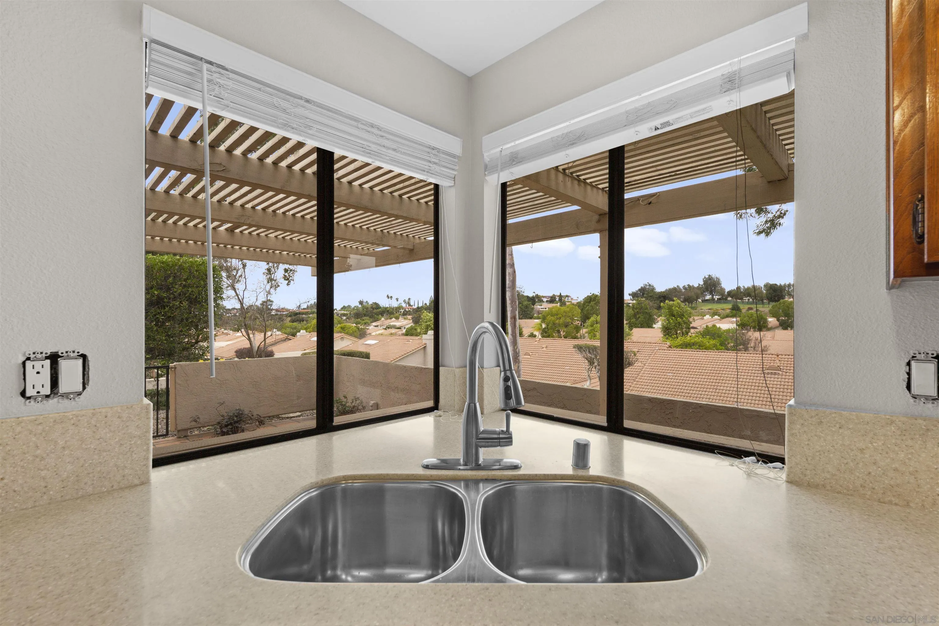 Photo #9: 2600240 Listing: Photo #9