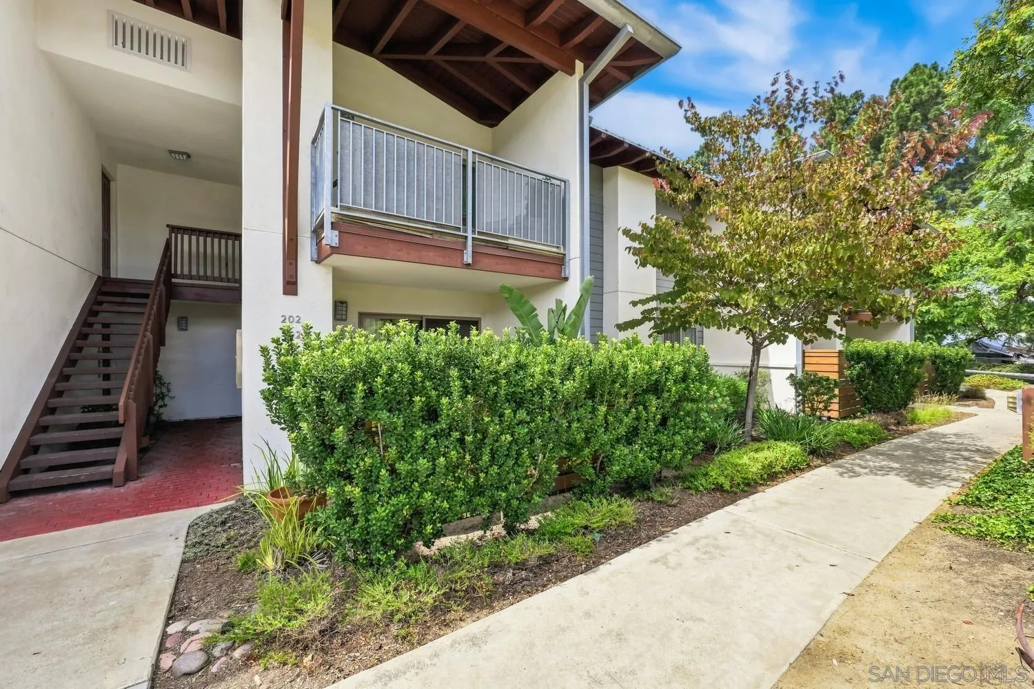https://cdn.realtyfeed.com/cdn/127/260024007/06026f7250b0ee60e6ddcfa3c316e493.webp