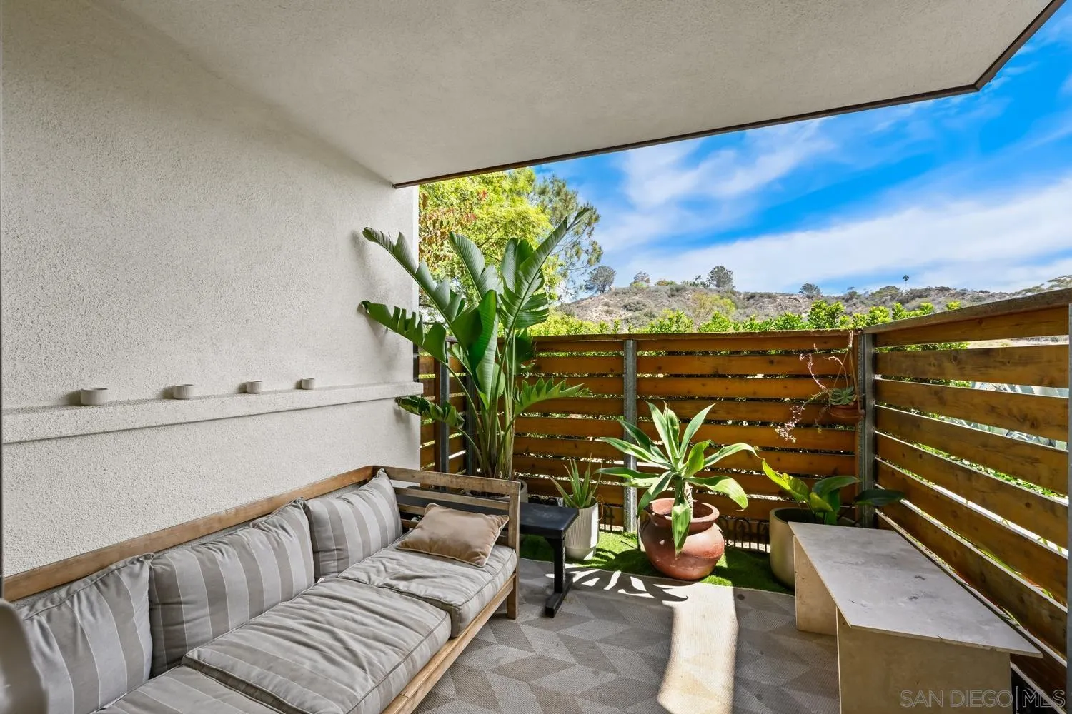 https://cdn.realtyfeed.com/cdn/127/260024007/1234d758a18cf2b1f89c750d69e73e7d.webp