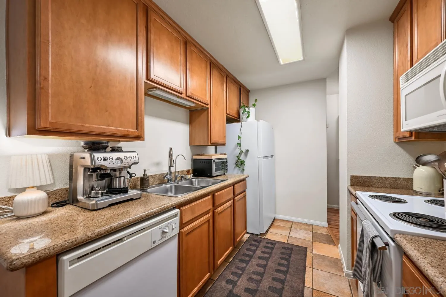 https://cdn.realtyfeed.com/cdn/127/260024007/391b7454cd7c3444719b46491ee14997.webp