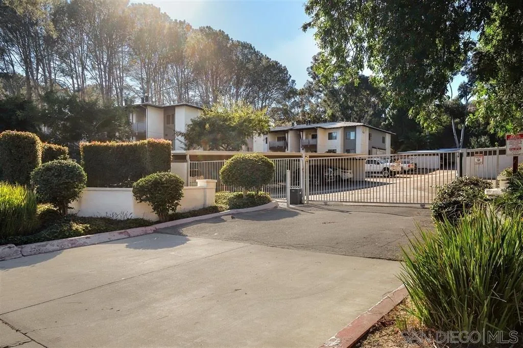 https://cdn.realtyfeed.com/cdn/127/260024007/76689ead89be12d7278b1ec30383d351.webp