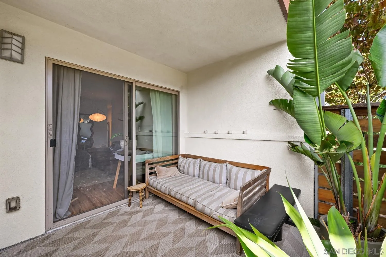 https://cdn.realtyfeed.com/cdn/127/260024007/c73e6736ab4471d4986b5a01dc3e846f.webp