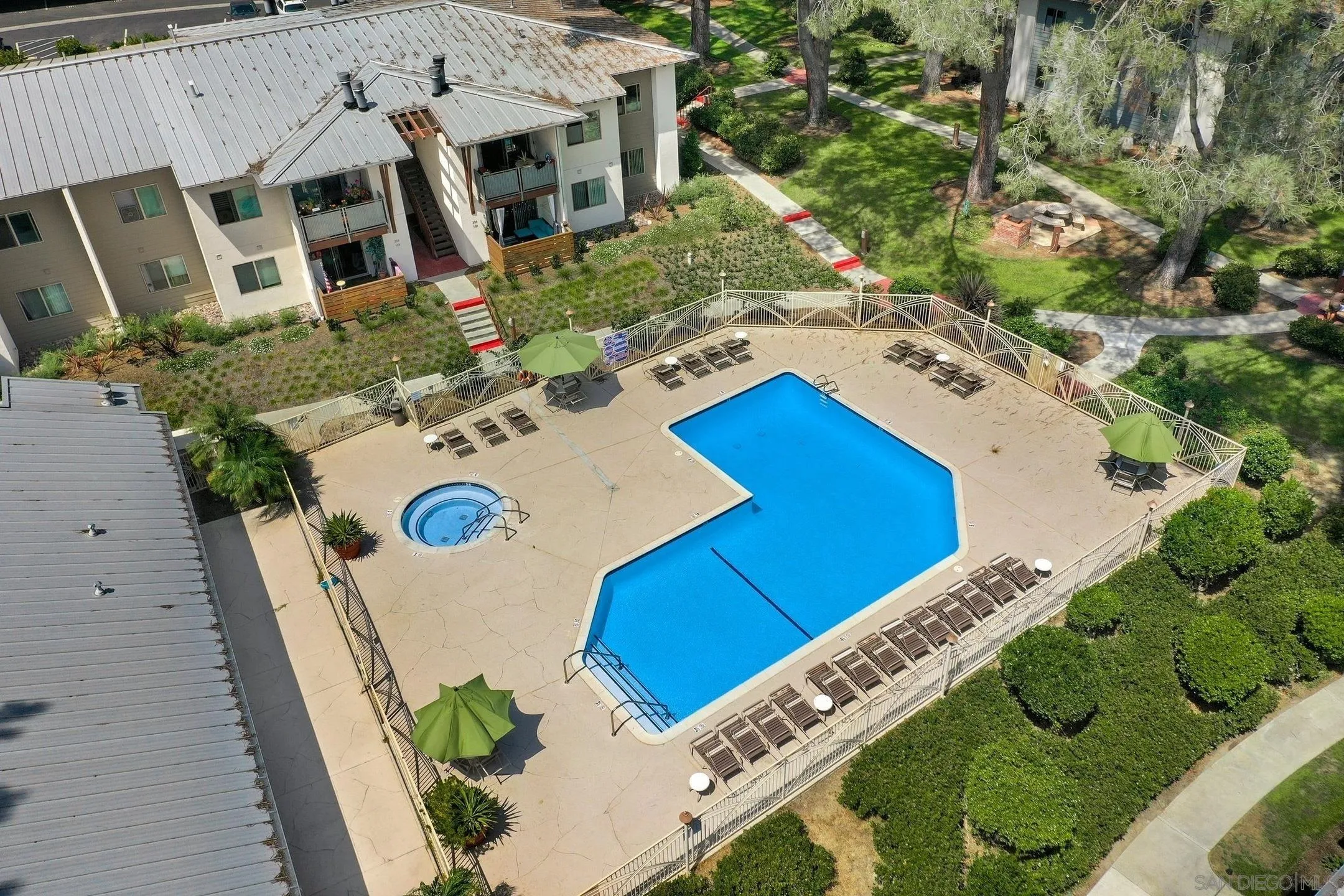 https://cdn.realtyfeed.com/cdn/127/260024007/e16f32929c0151642dbcfcc67c9dc408.webp