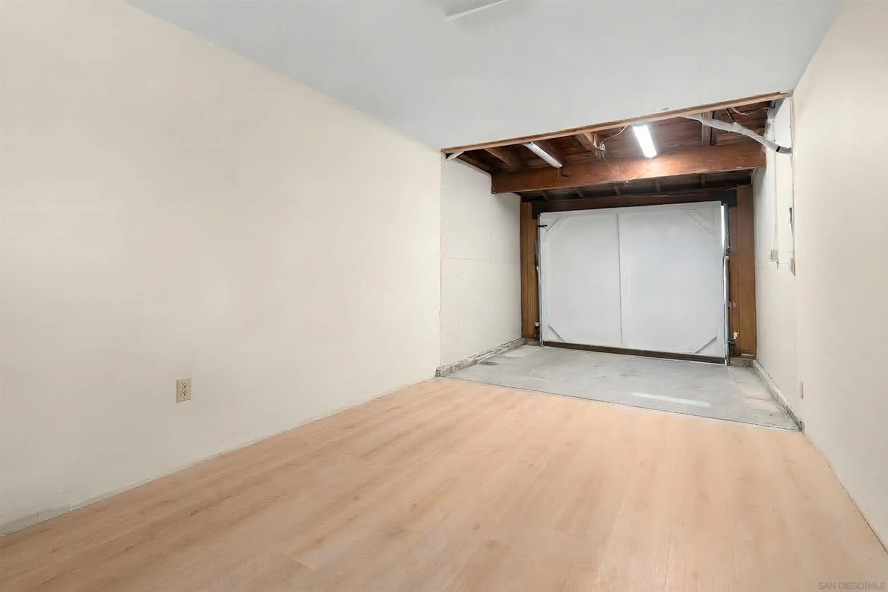 https://cdn.realtyfeed.com/cdn/127/260024008/649153ceebb5879b8e68dd14e61125bc.webp