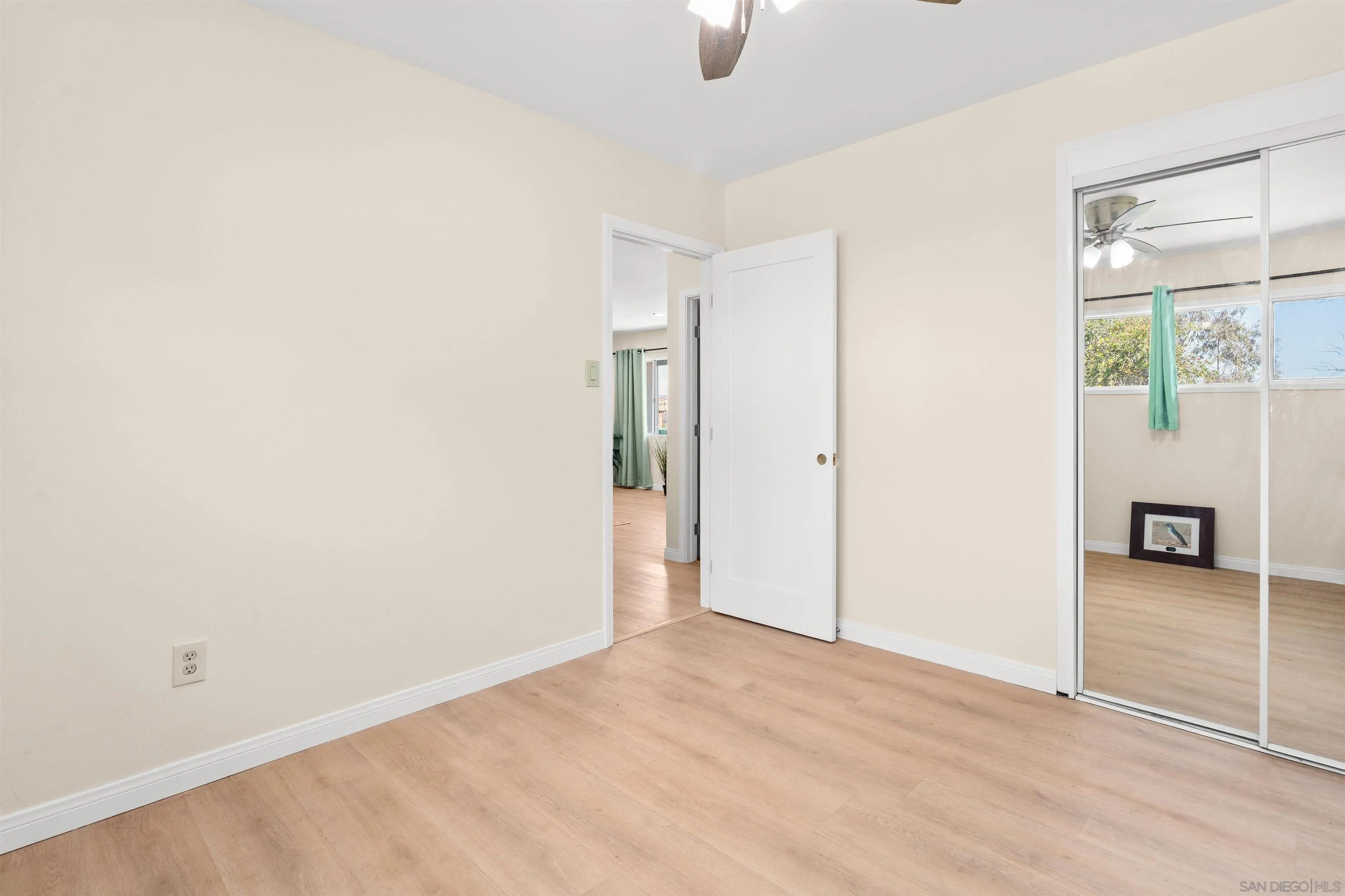 https://cdn.realtyfeed.com/cdn/127/260024008/8b18864c6917b6646df17f17bef1bb39.webp