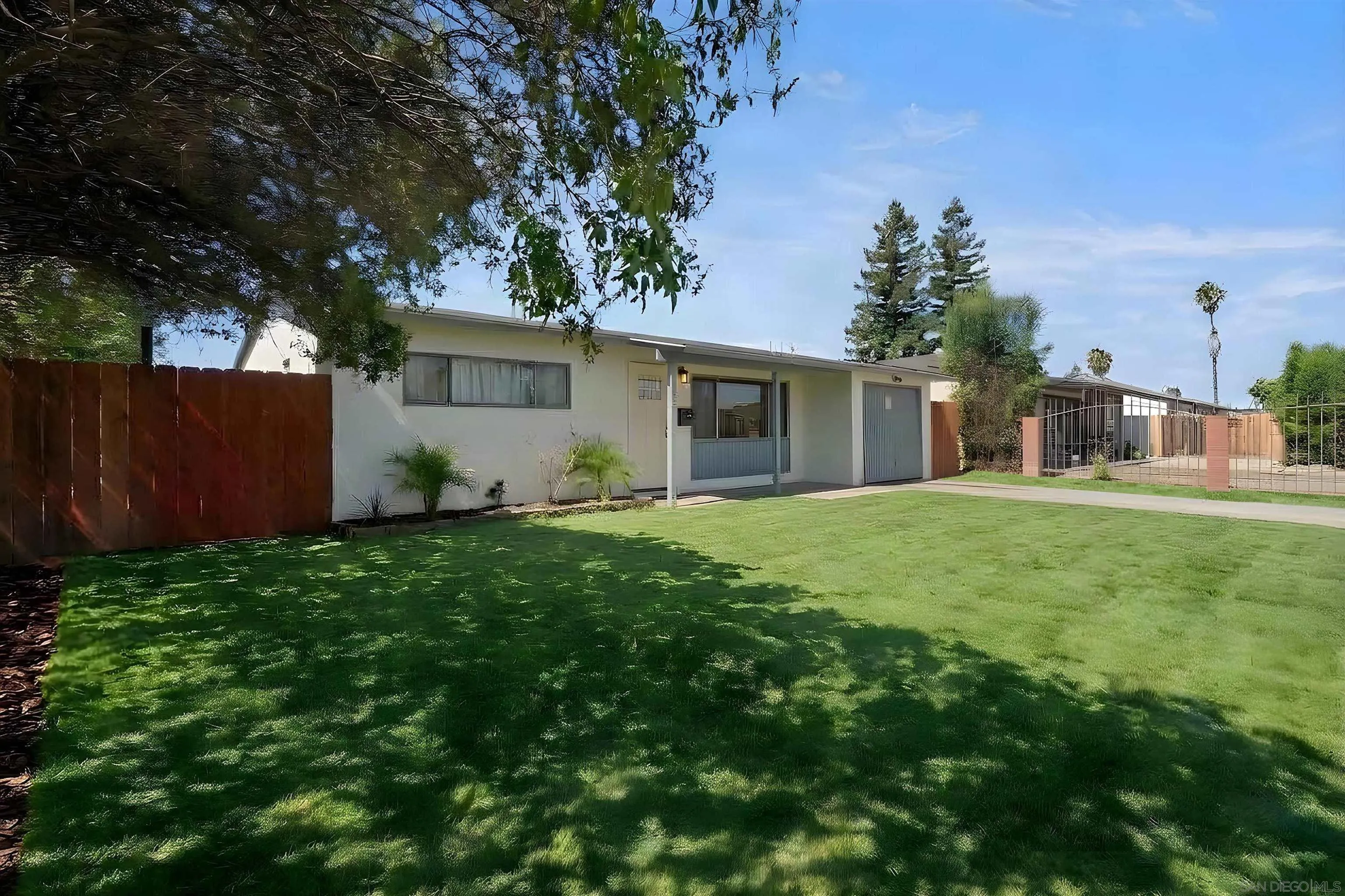 https://cdn.realtyfeed.com/cdn/127/260024008/8e413d5094f9c30962e9b7af8b745c39.webp
