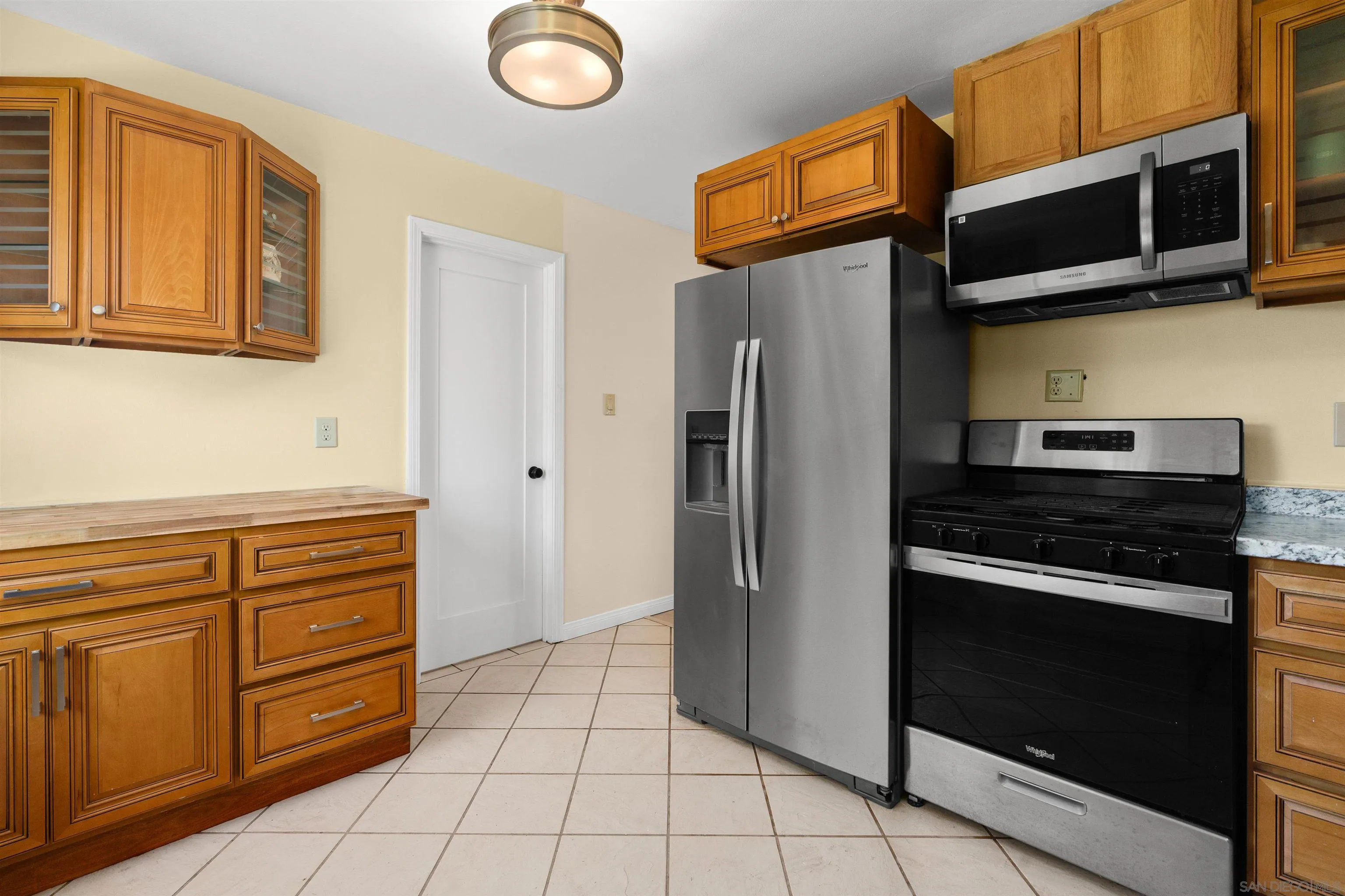 https://cdn.realtyfeed.com/cdn/127/260024008/9cdd27424d3abb39eeb6c31d5a032eaa.webp