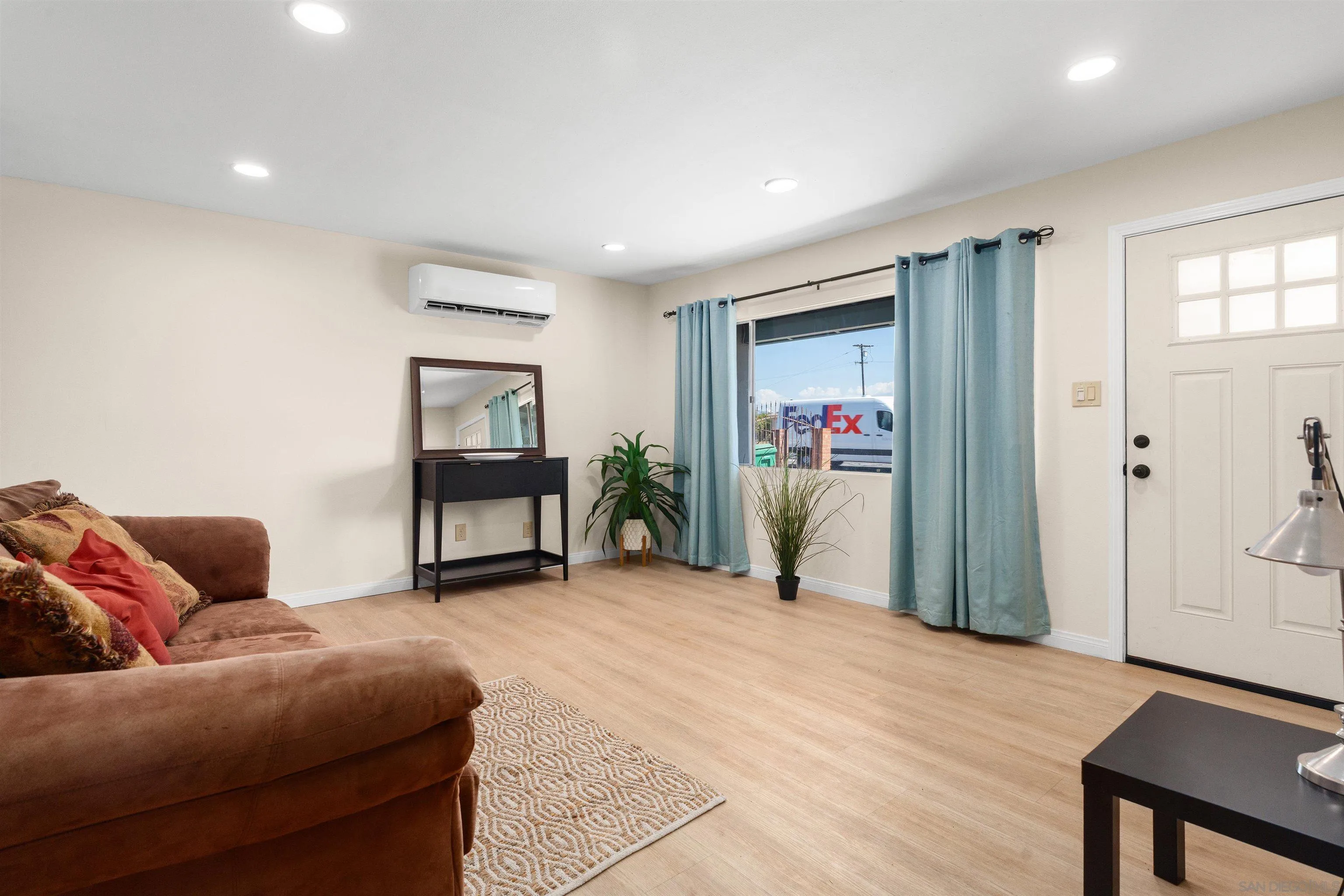 https://cdn.realtyfeed.com/cdn/127/260024008/c0c6d43305f857908f969151492209fe.webp