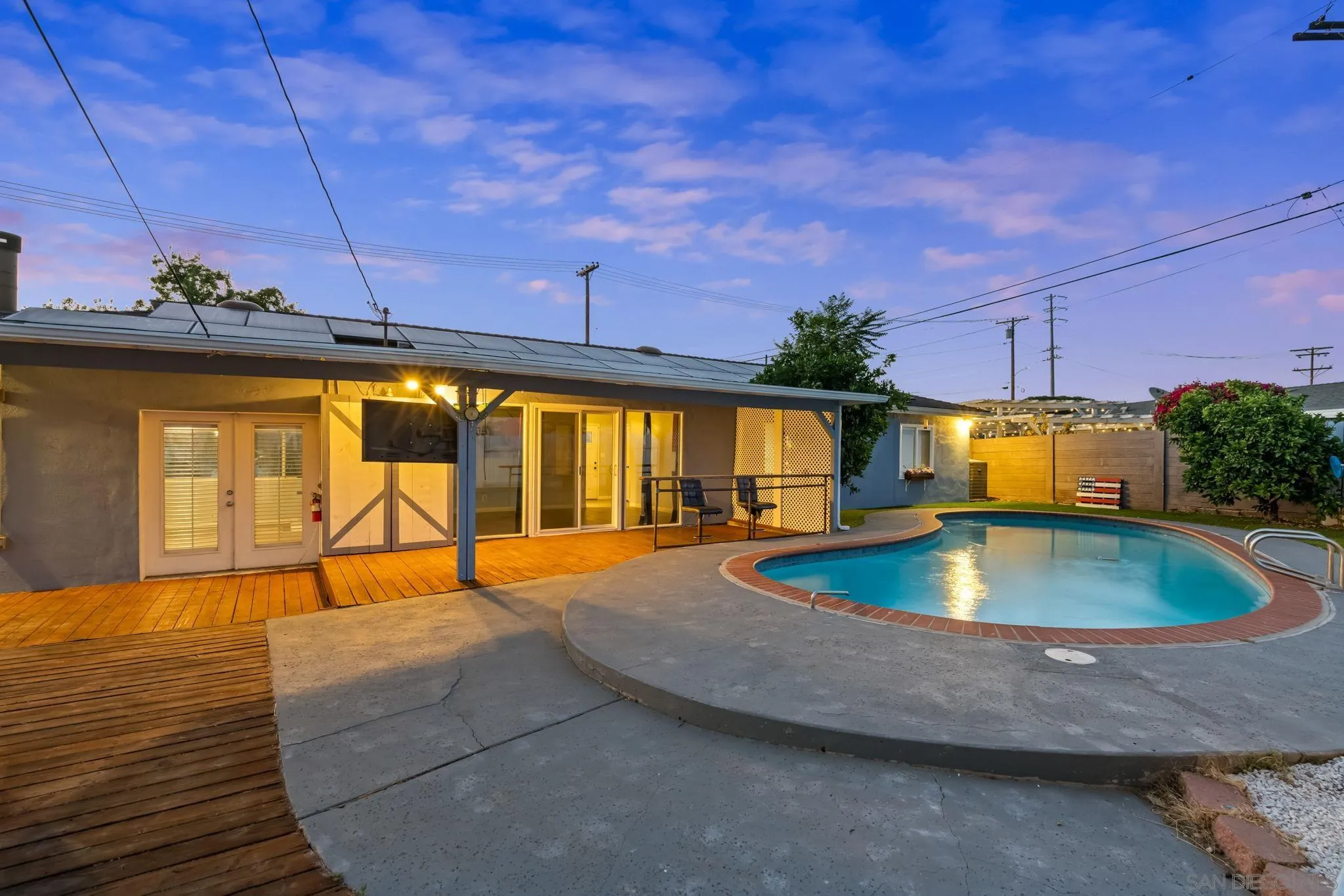 https://cdn.realtyfeed.com/cdn/127/260024011/71ac2fc0d90c61495a5b311849c8e809.webp