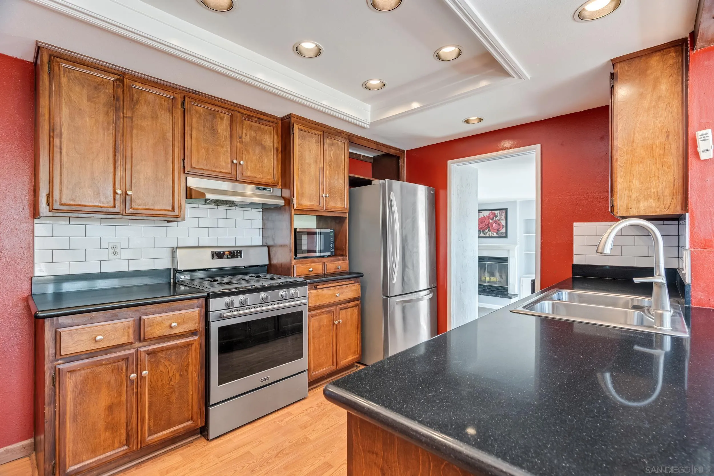 https://cdn.realtyfeed.com/cdn/127/260024011/dc9424d24c7388aeda888bb469b71e84.webp