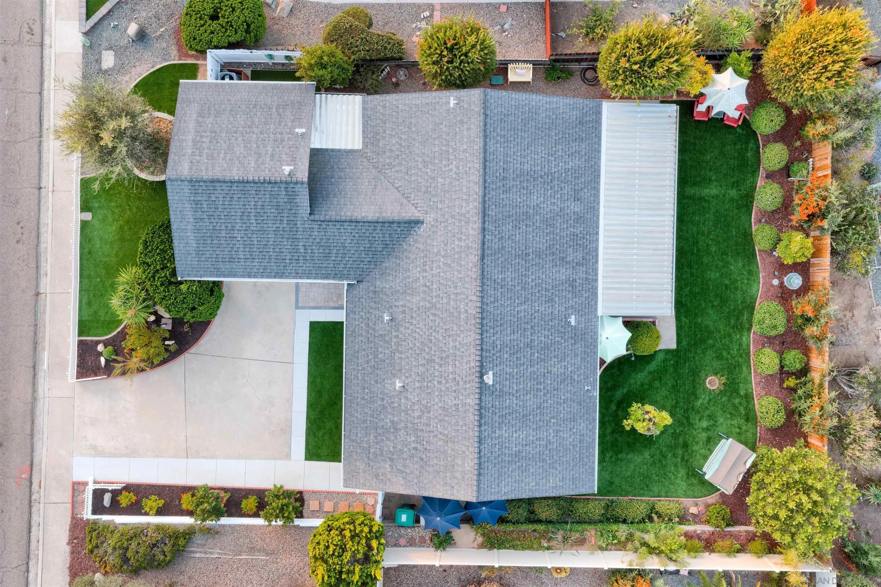 https://cdn.realtyfeed.com/cdn/127/260024013/10a3ae3f975b1872f24f287dd489cc70.webp