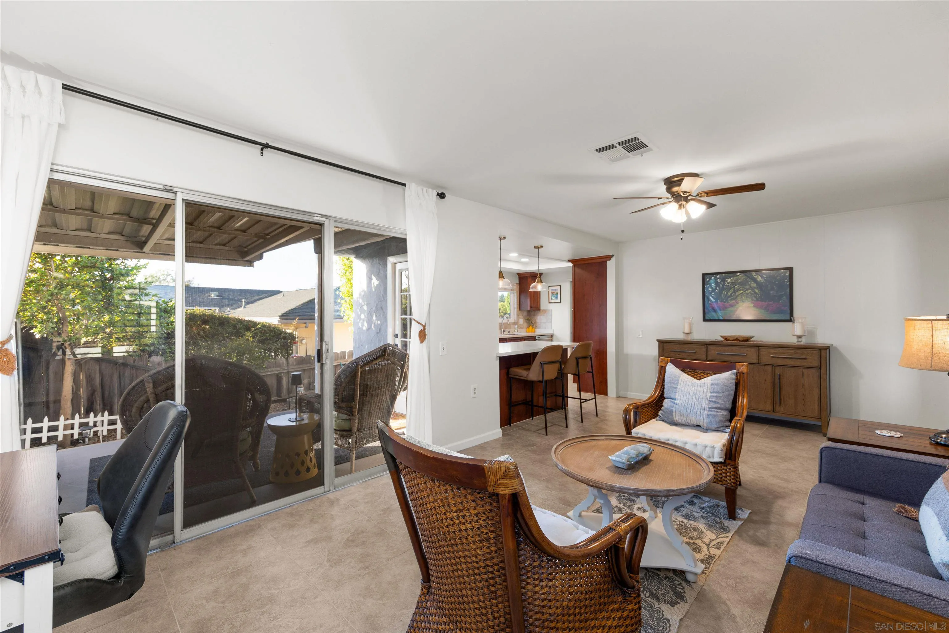 https://cdn.realtyfeed.com/cdn/127/260024013/6eba368b28304074aaedf6a87ee4bb3e.webp