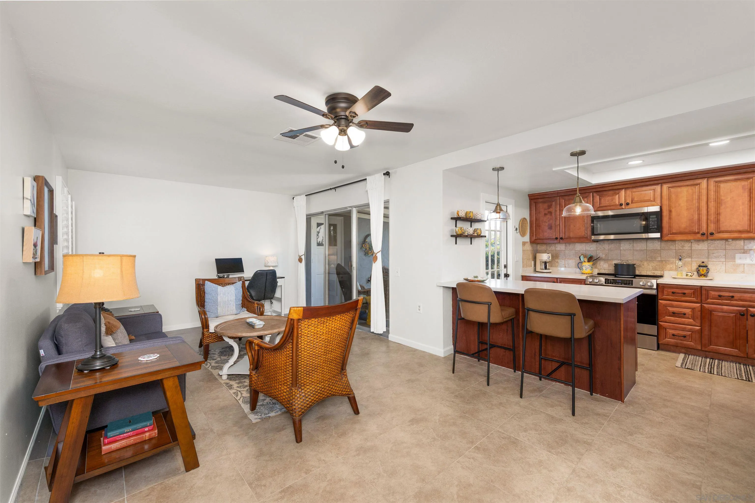 https://cdn.realtyfeed.com/cdn/127/260024013/c5d5428d7563599c3126faef290555c2.webp