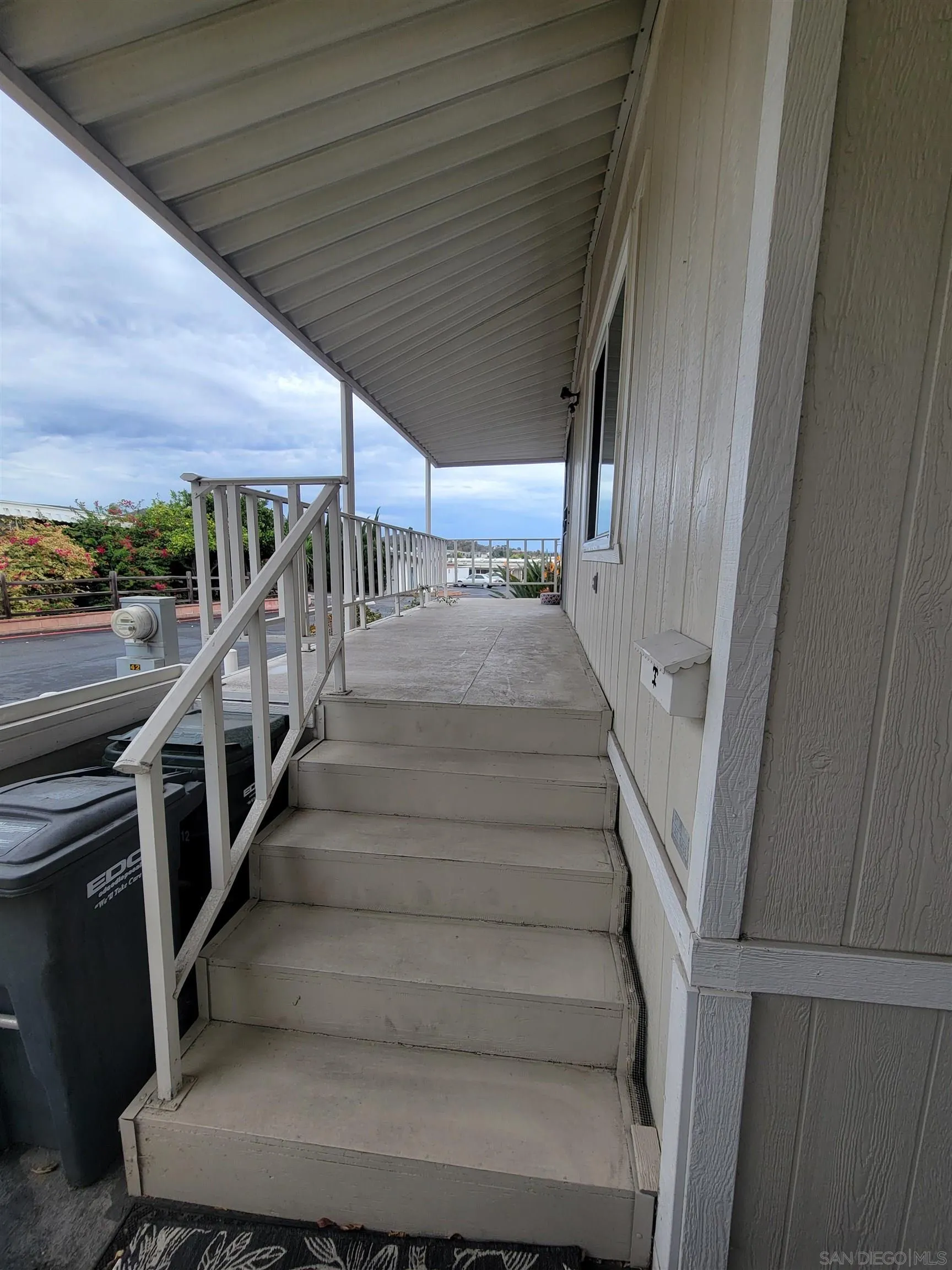https://cdn.realtyfeed.com/cdn/127/260024017/c84468e517535ef260b5f4069ffe17b0.webp