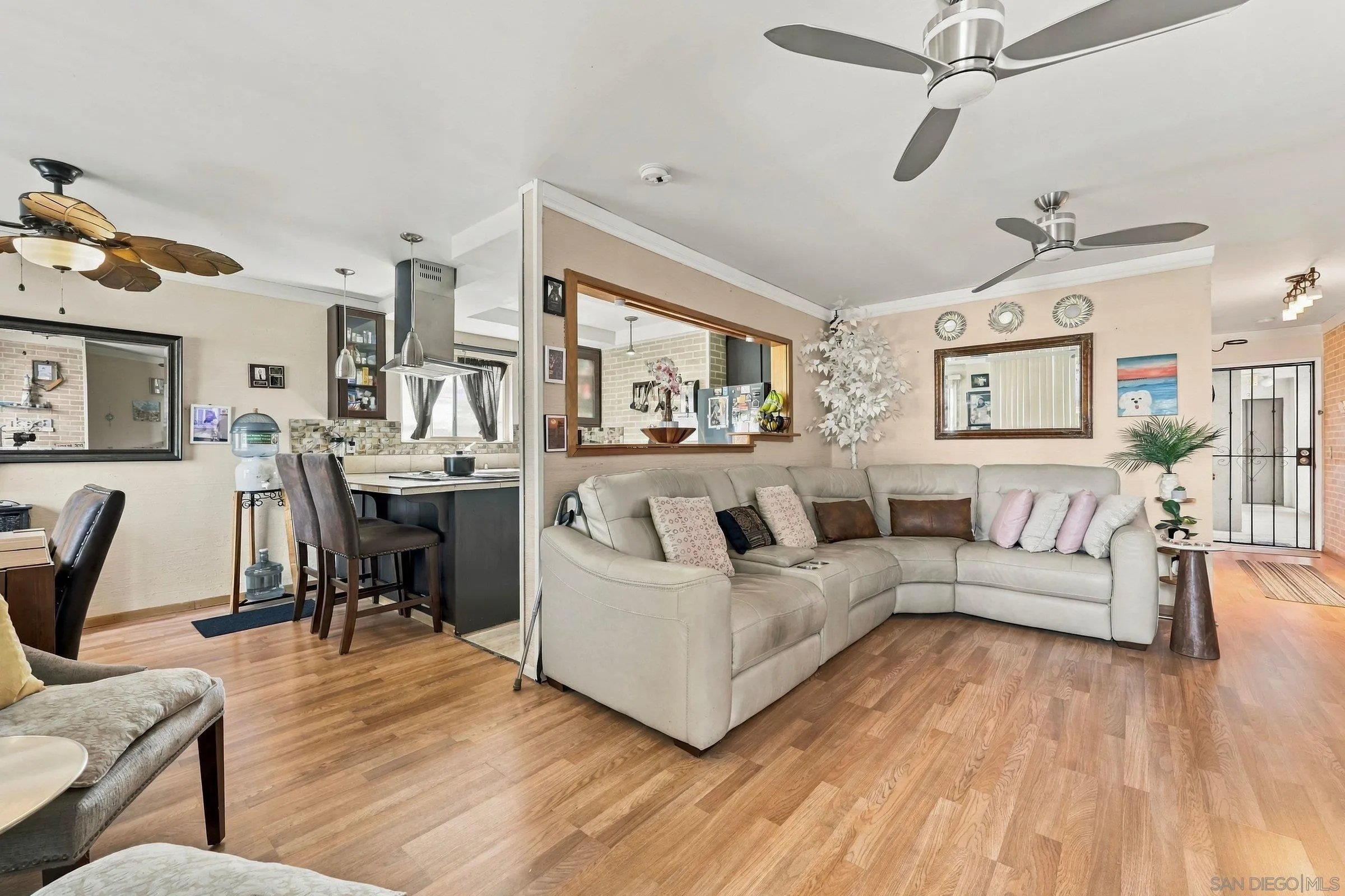 https://cdn.realtyfeed.com/cdn/127/260024030/0e097dd1f5e7bace758419d2d466fa7c.webp