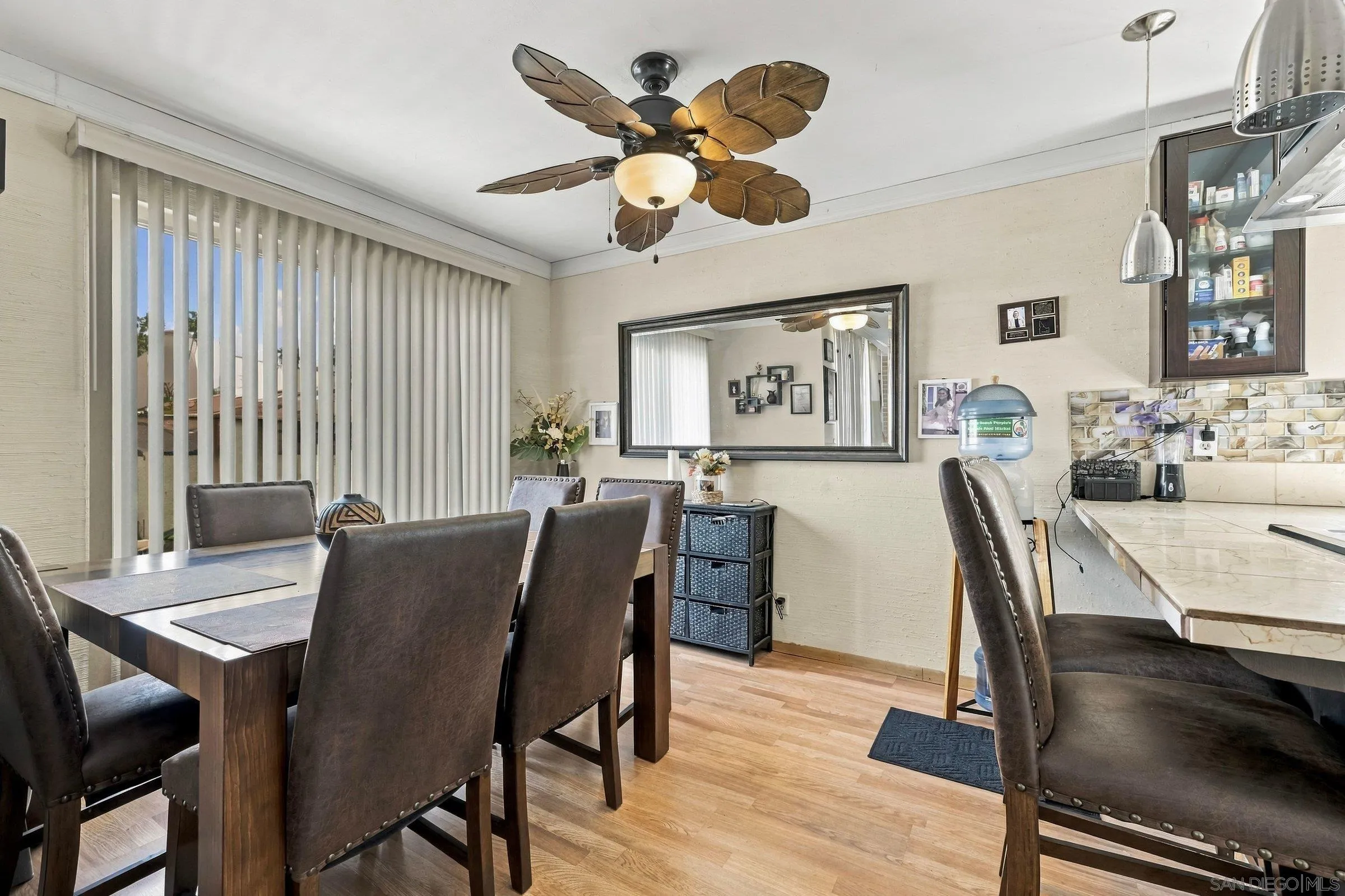 https://cdn.realtyfeed.com/cdn/127/260024030/3cfd8ba14f5dbe0c33ead45b70ca0c20.webp