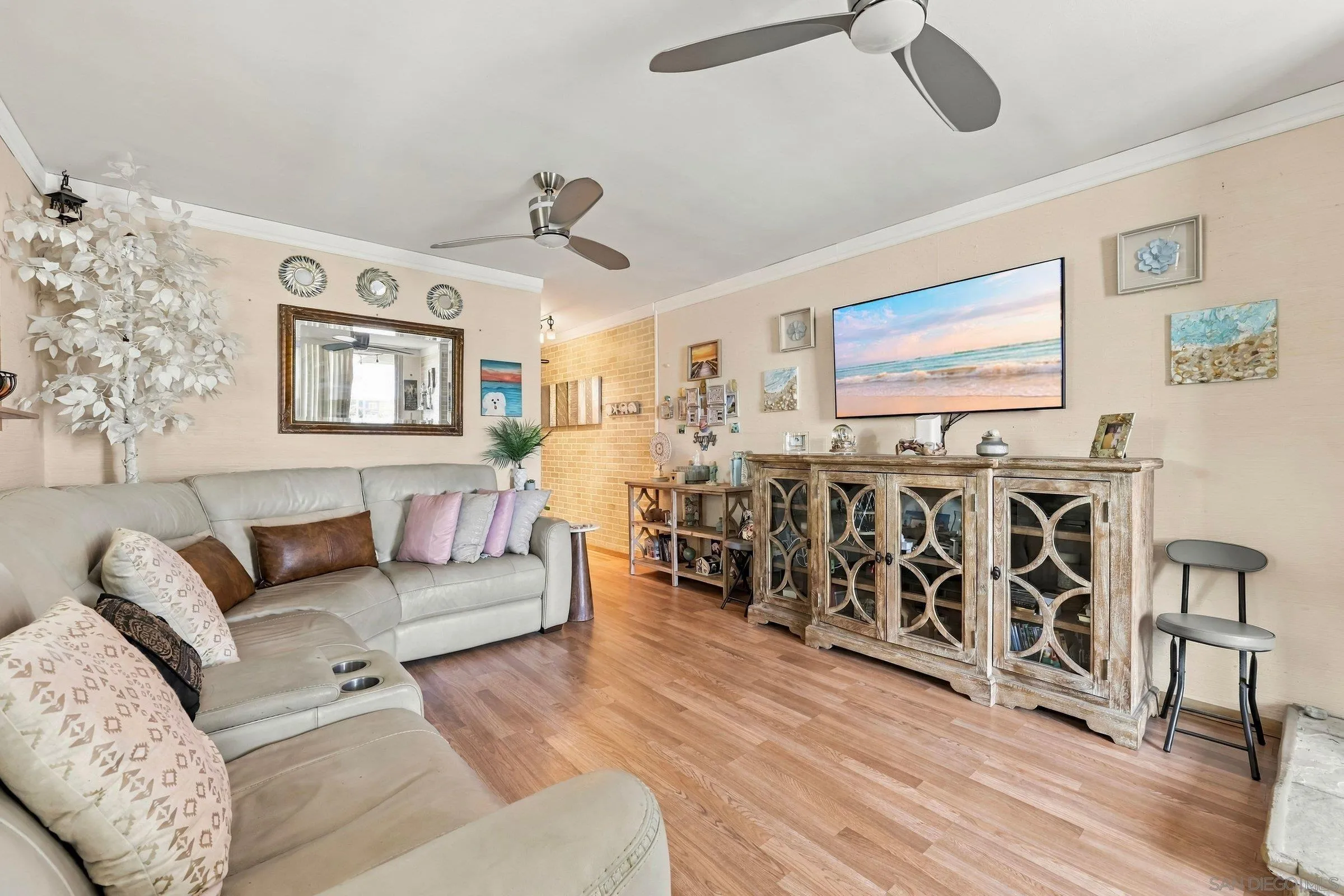 https://cdn.realtyfeed.com/cdn/127/260024030/465ac34c2c15a733f66dfdc8bc5513f0.webp