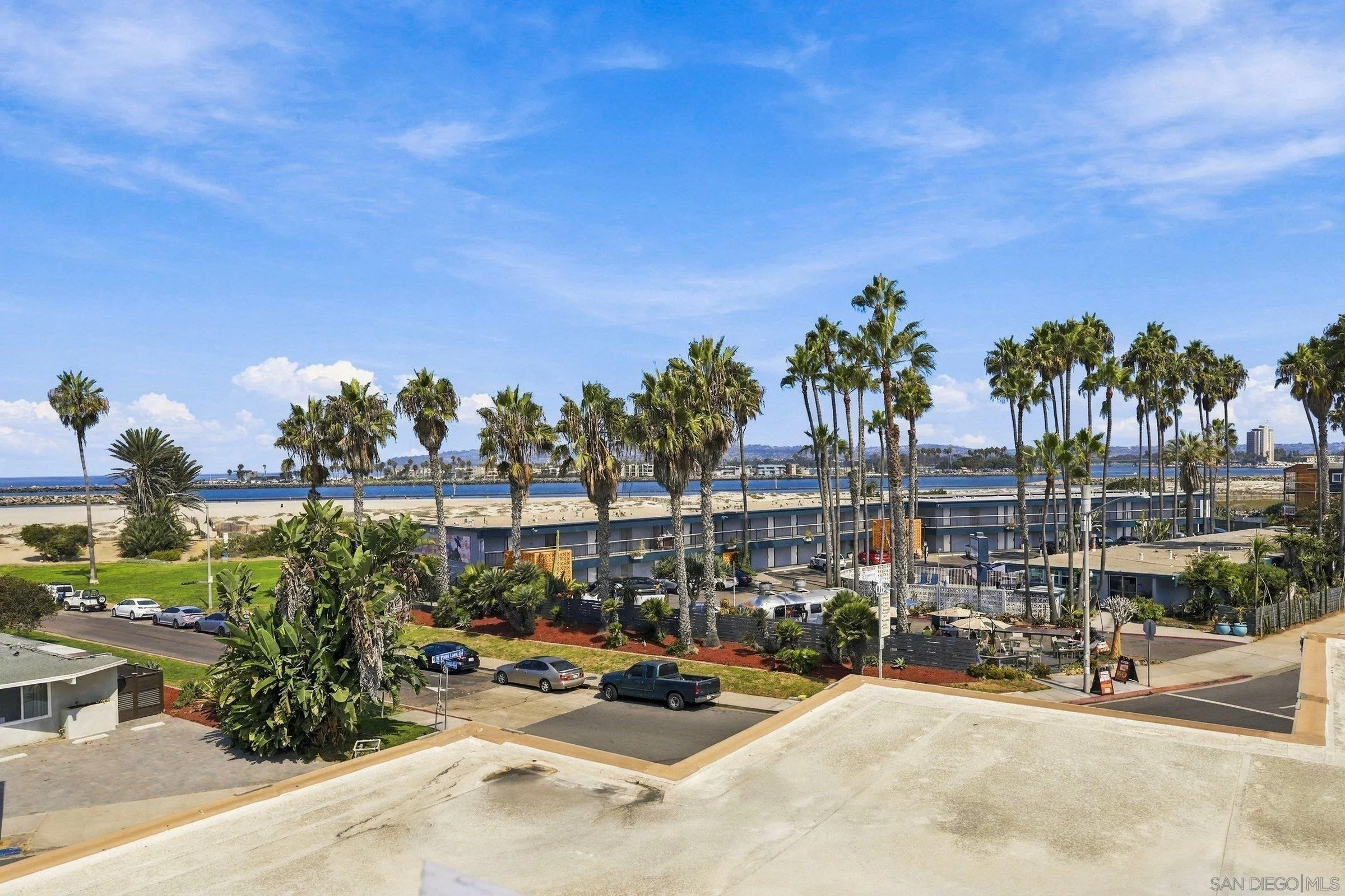 https://cdn.realtyfeed.com/cdn/127/260024030/8cb372bdfdf86d97881ab5b18cc54ca5.webp