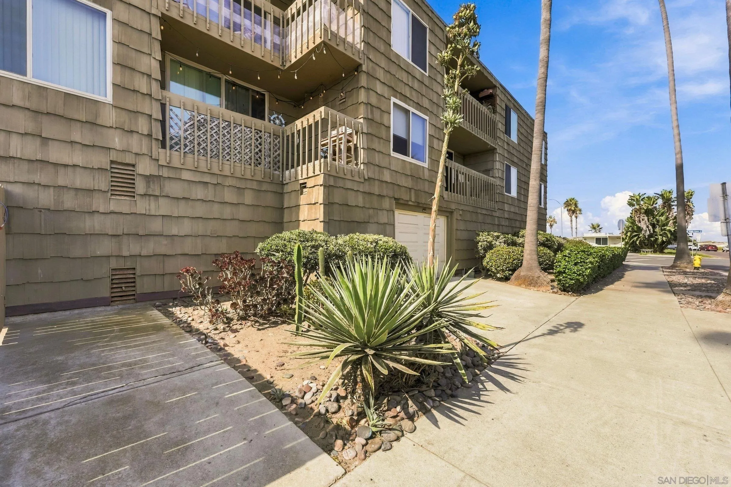 https://cdn.realtyfeed.com/cdn/127/260024030/b14c0e9b5c0c7001d40f8d443d64f853.webp