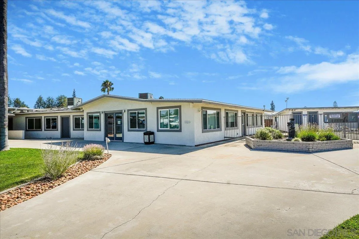 https://cdn.realtyfeed.com/cdn/127/260024032/73a5188153d14b67ee9639a716c8bb3e.webp