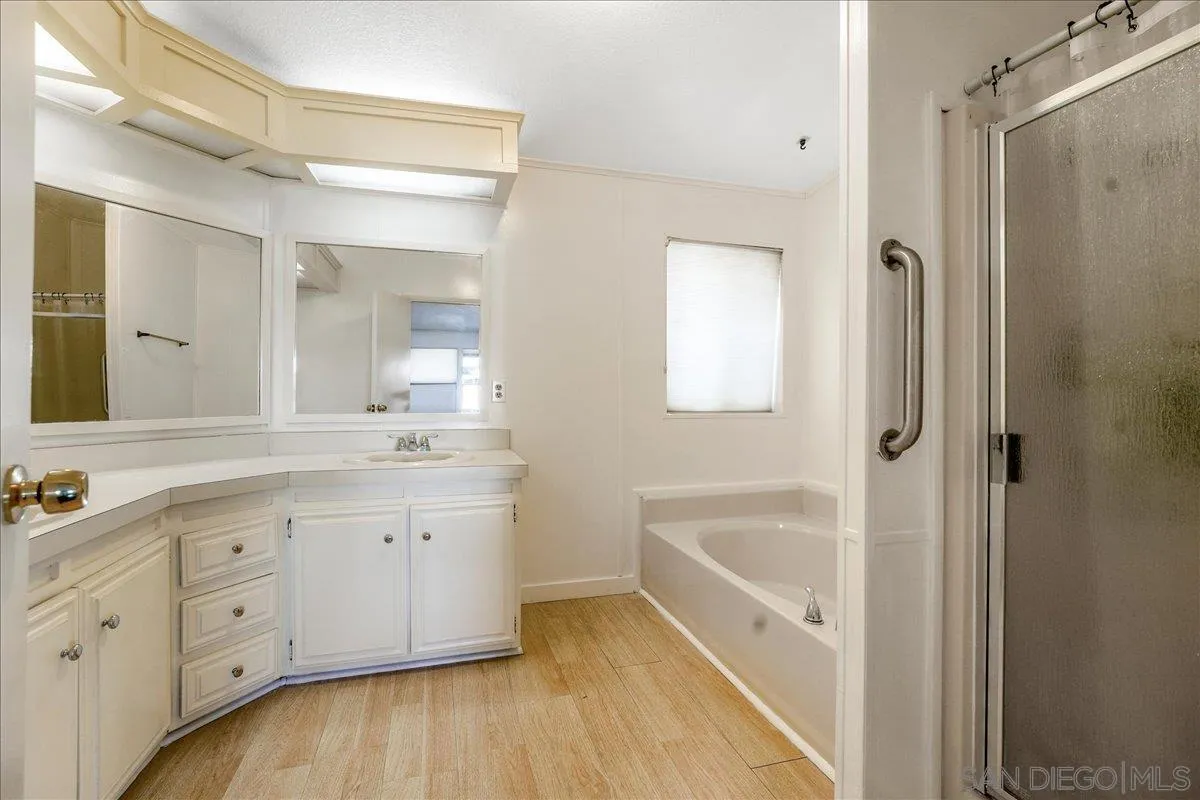 https://cdn.realtyfeed.com/cdn/127/260024032/8c3c9419e7ae5e7bc40bb0399f9e5dc1.webp