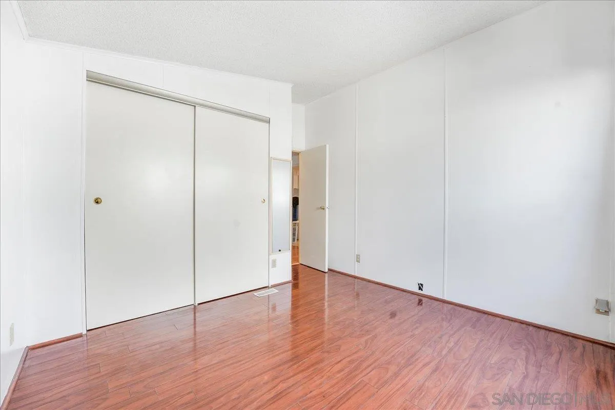 https://cdn.realtyfeed.com/cdn/127/260024032/8f8261b634b09f77a1750000cfe901ab.webp