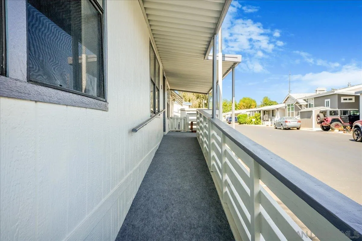 https://cdn.realtyfeed.com/cdn/127/260024032/ec18e9e5bf742d2ebc2dc096dca9838c.webp