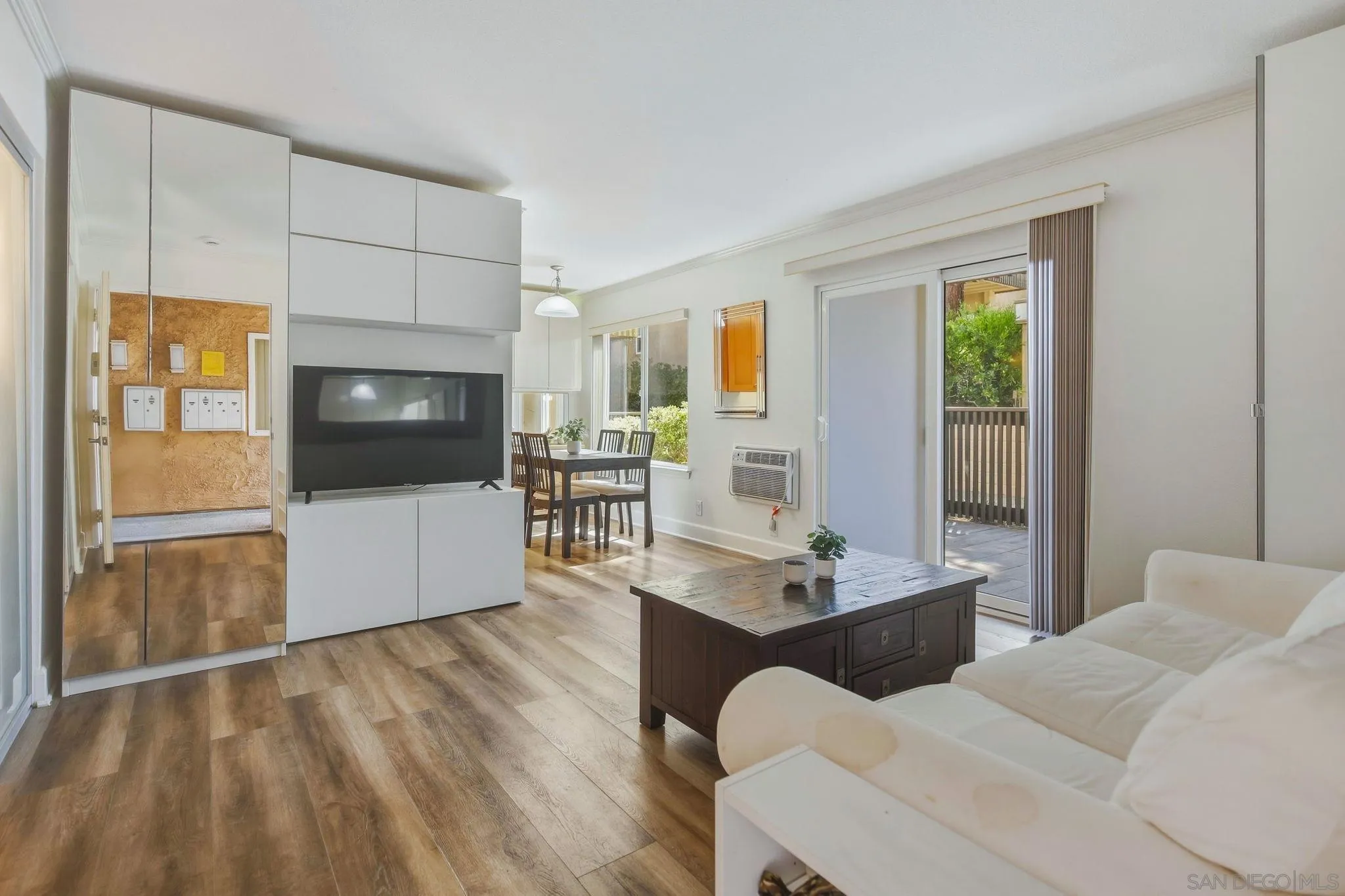 https://cdn.realtyfeed.com/cdn/127/260024033/725fdba7d3d7c062d9bd7b87614bb896.webp