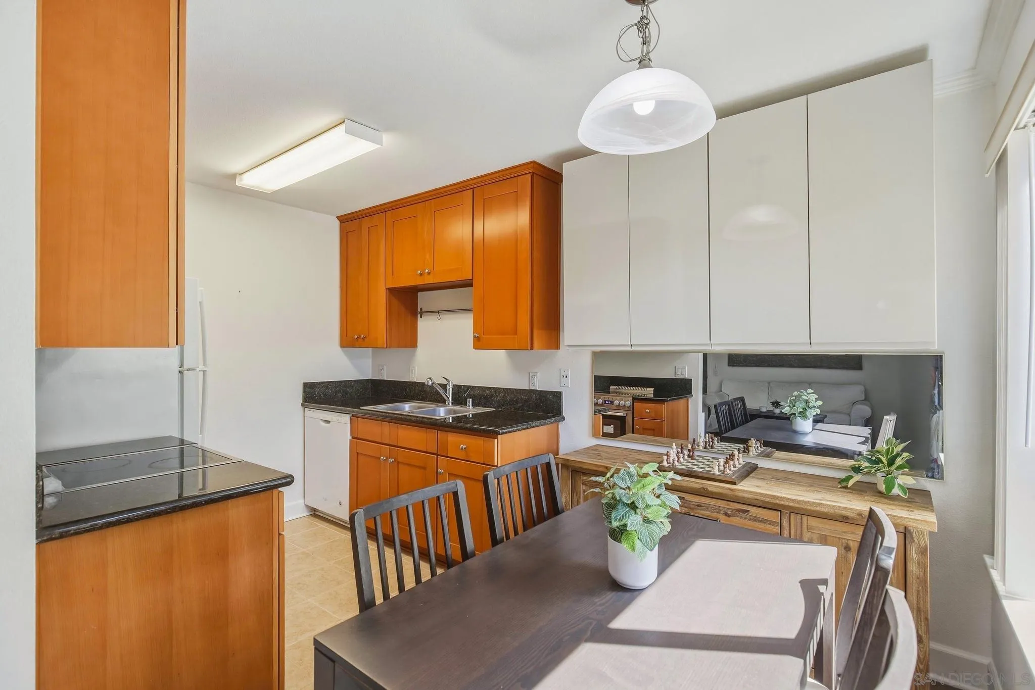 https://cdn.realtyfeed.com/cdn/127/260024033/df915681375d0ff9fa1213aa7d805c2e.webp