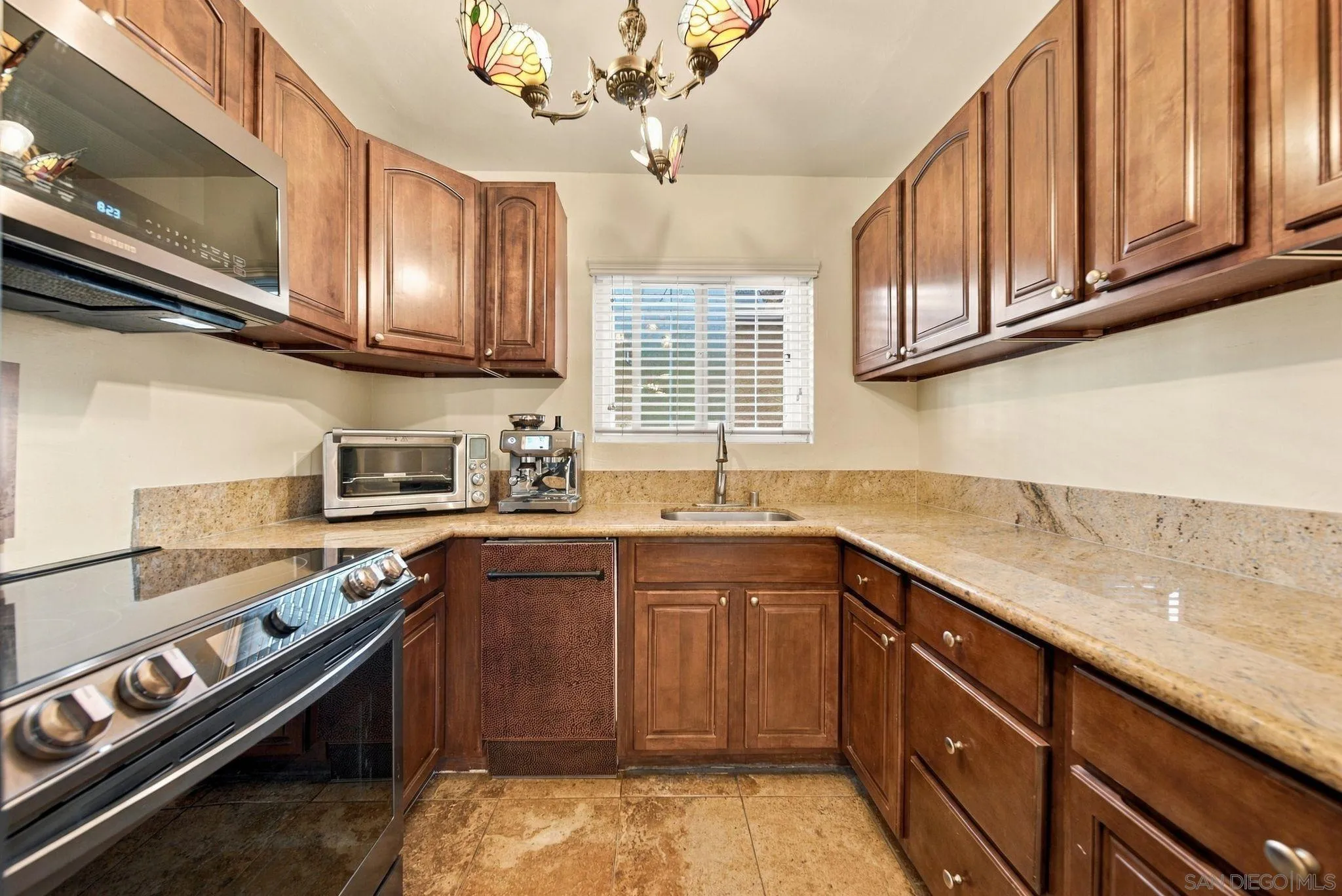 https://cdn.realtyfeed.com/cdn/127/260024034/5726b6f9b3693ea281ace88217c7acd2.webp