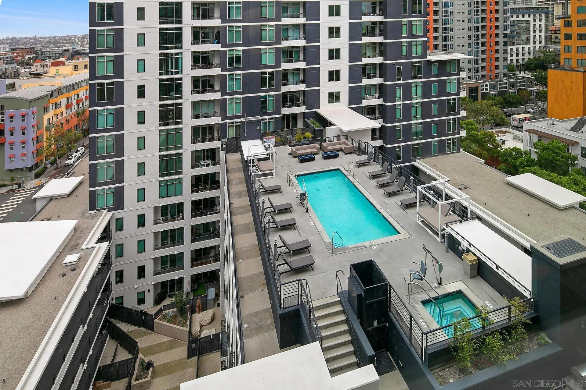 https://cdn.realtyfeed.com/cdn/127/260024041/3c9094adb02b6b57390e7e42d41d7c2e.webp