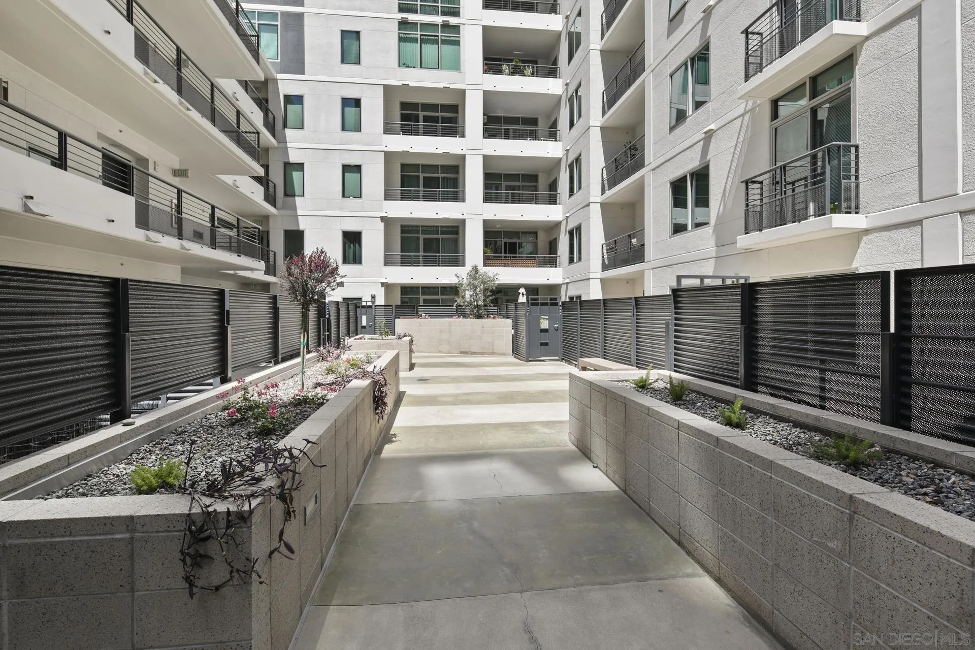 https://cdn.realtyfeed.com/cdn/127/260024041/8532b81e30f1062ff0ac91a341d750ee.webp