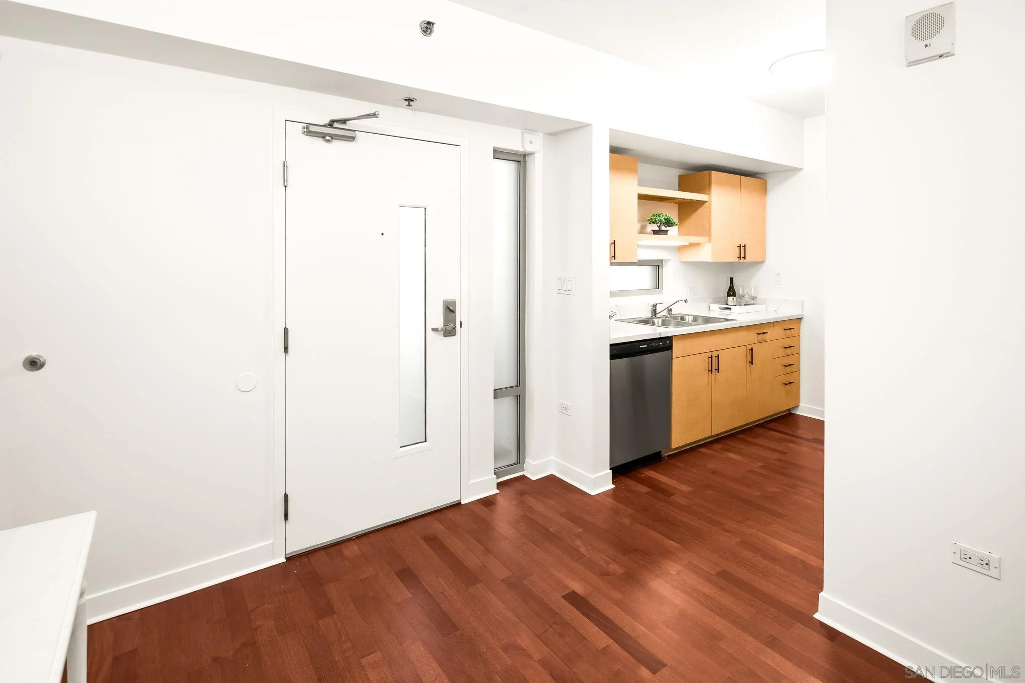 https://cdn.realtyfeed.com/cdn/127/260024041/cde4c2d9b9e958fe036543c9e5474977.webp