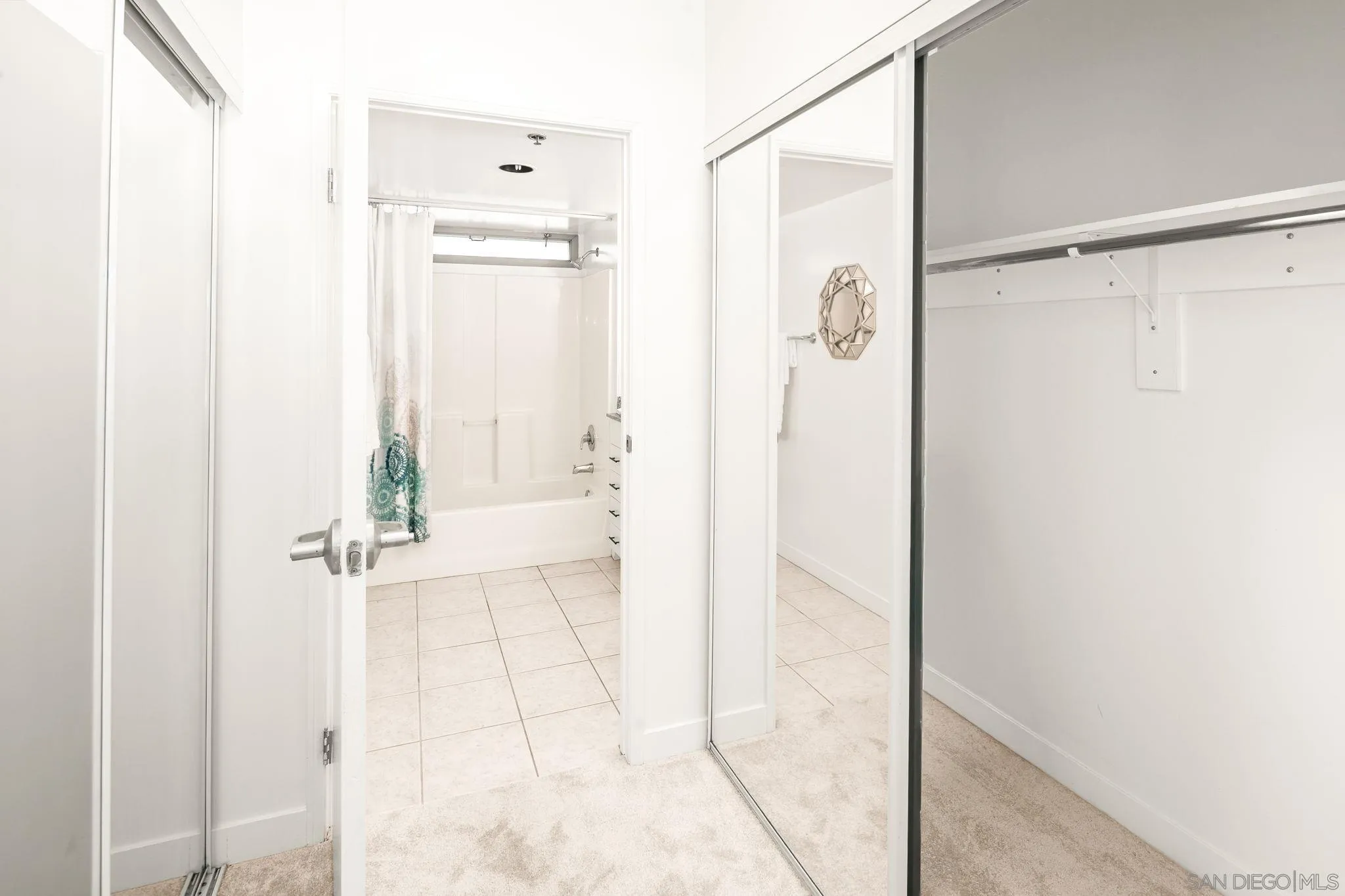 https://cdn.realtyfeed.com/cdn/127/260024041/e02b2e20a57b46be82be22c1154fe104.webp